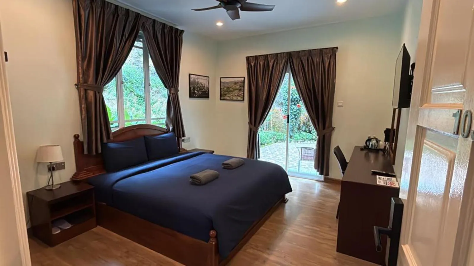 Deluxe King Room in Highlanders Garden Guesthouse at Arundina Cameron Highlands