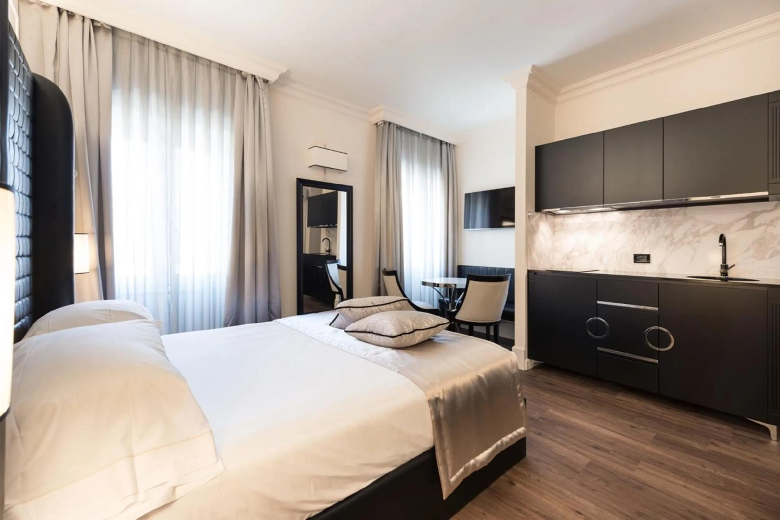 Deluxe Studio (2 Adults) in Verona House Aparthotel