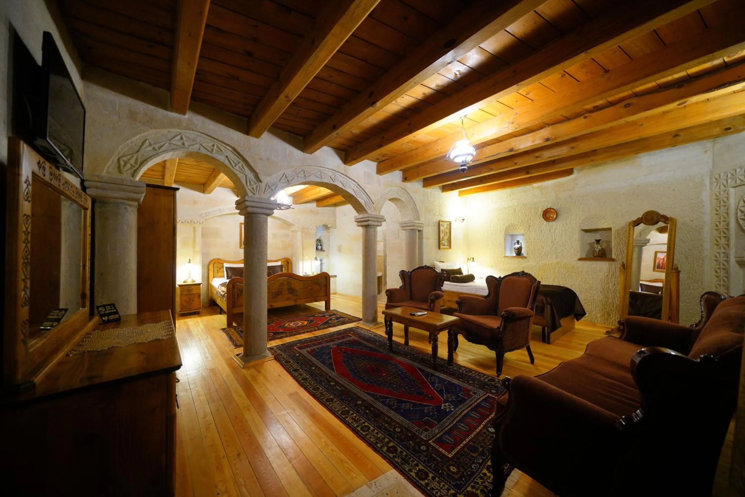 Family Suite in Harman Cave Hotel