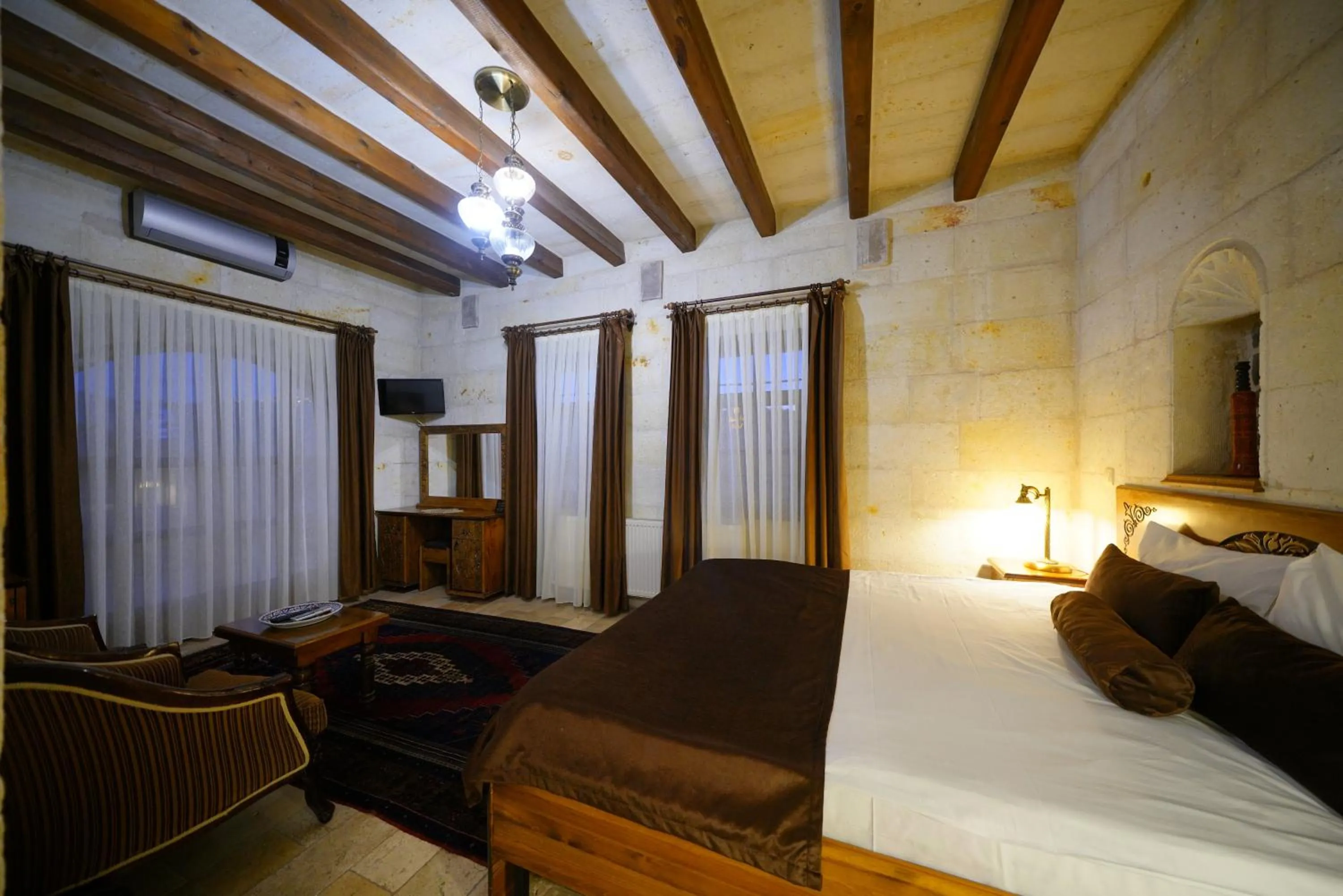 Superior Stone Room in Harman Cave Hotel