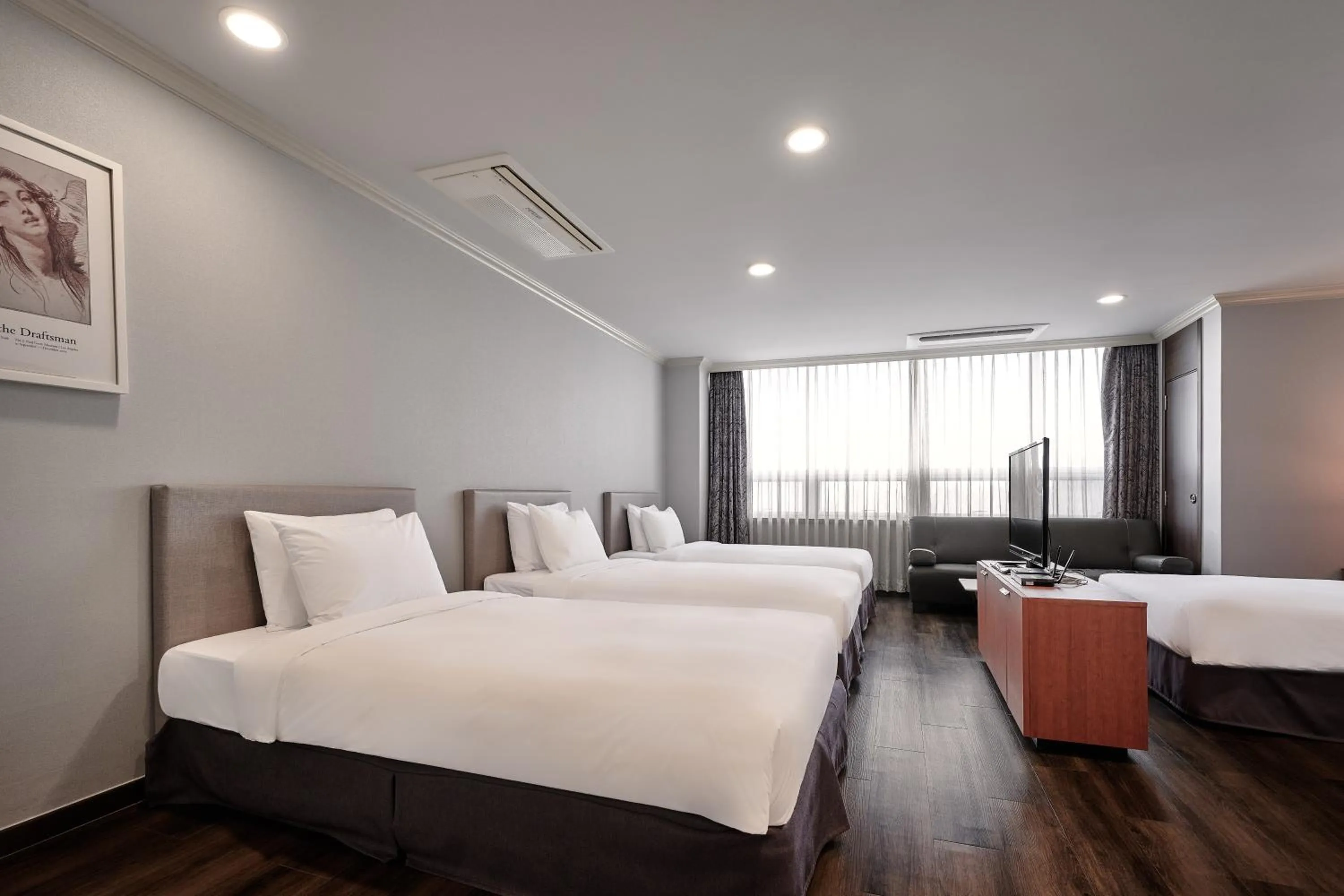 Premier Quadruple in Ramada Hotel and Suites Seoul Namdaemun