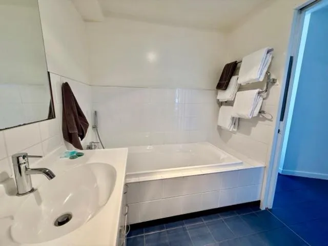 Apartment with Terrace in Harbourside Lodge