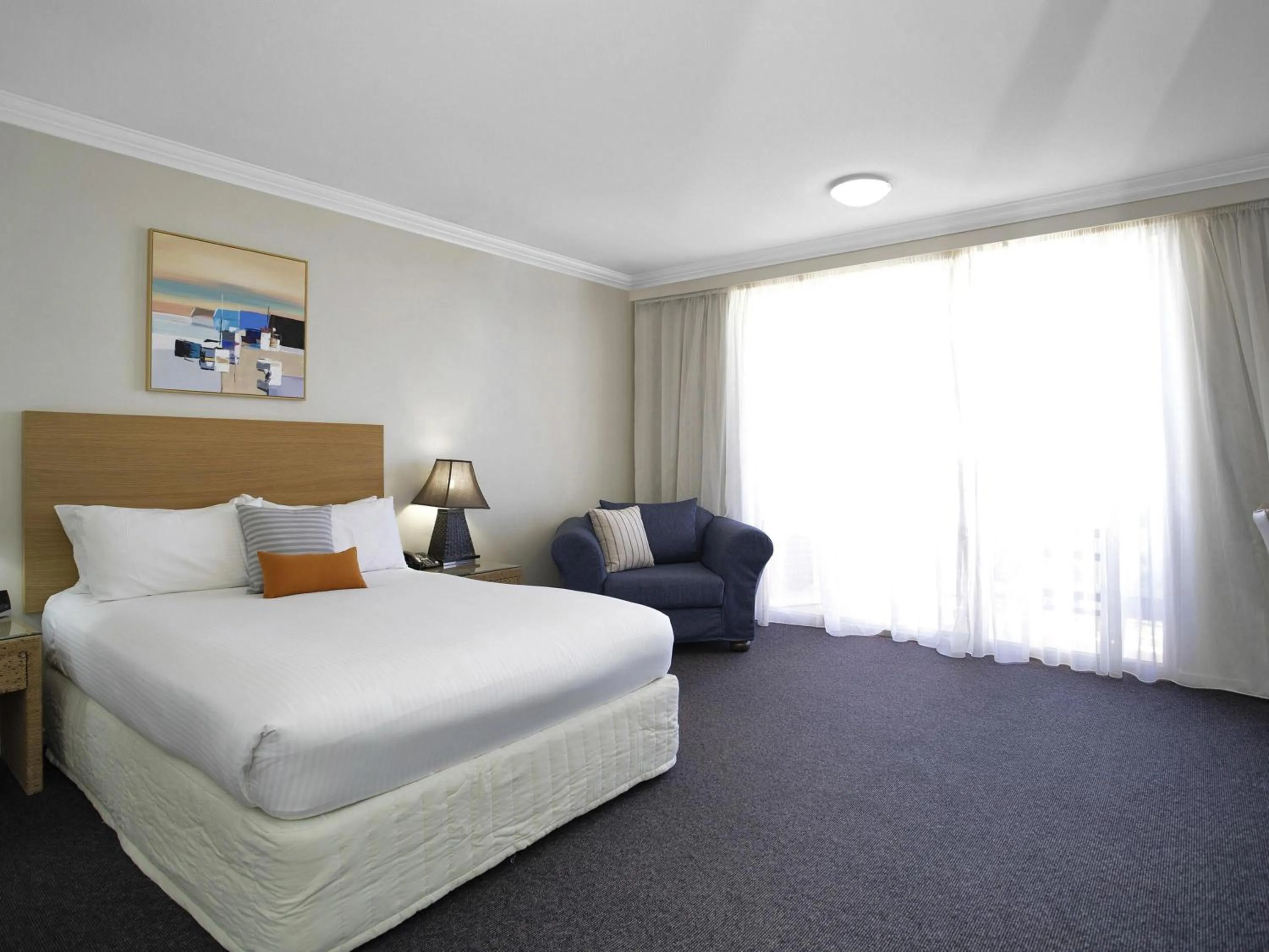Standard Queen Room in Mantra Mackay