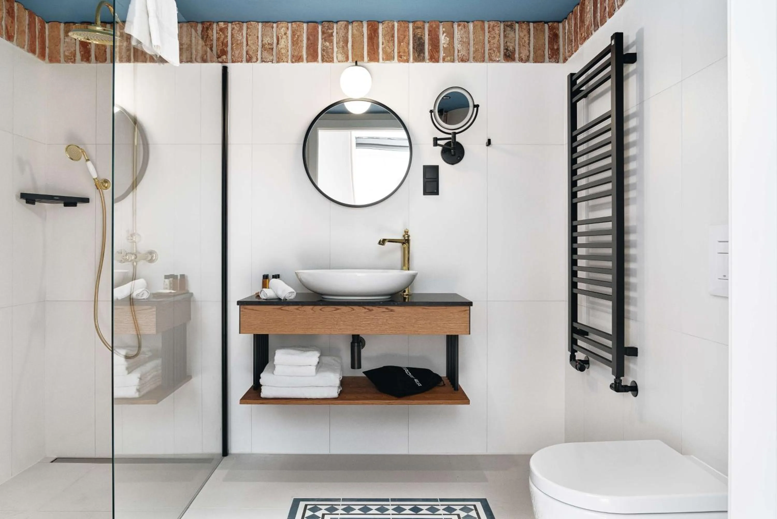 Family Room with River View  in Radisson RED Gdansk, Wyspa Spichrzów