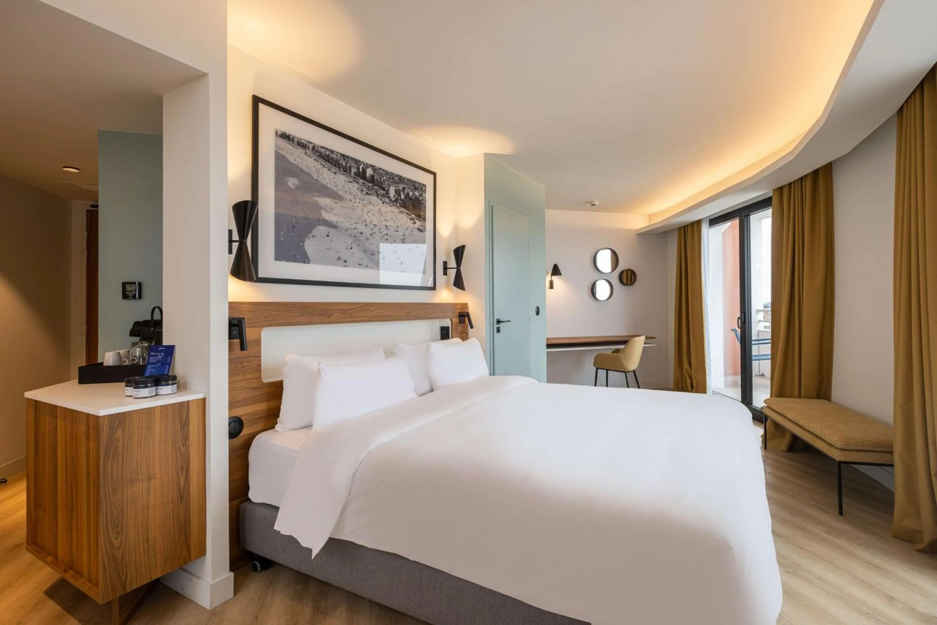 Junior Suite with Balcony and City View in Radisson Blu Grand Hotel & Spa, Malo-Les-Bains