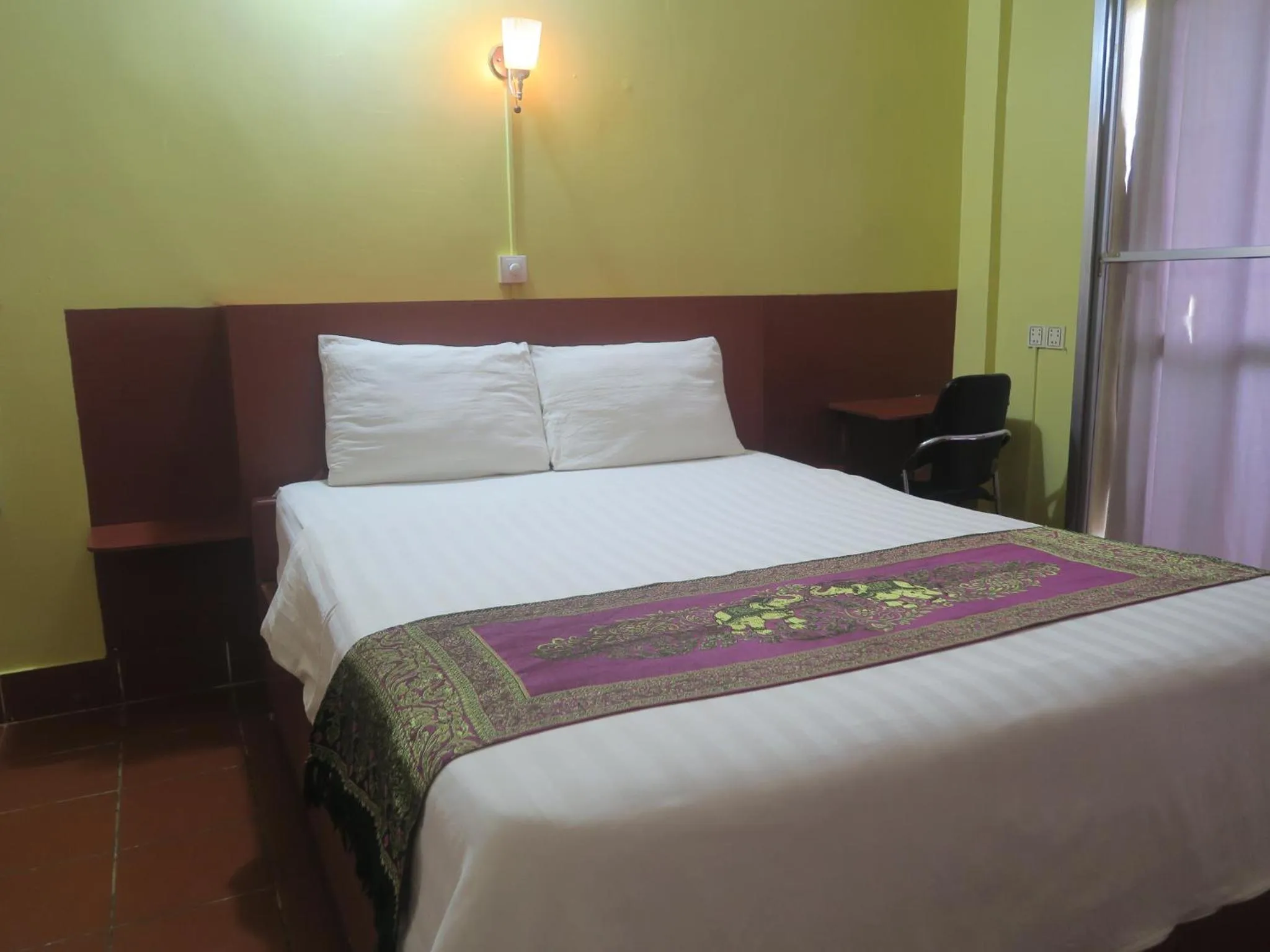Deluxe Double Room in River Dolphin Hotel