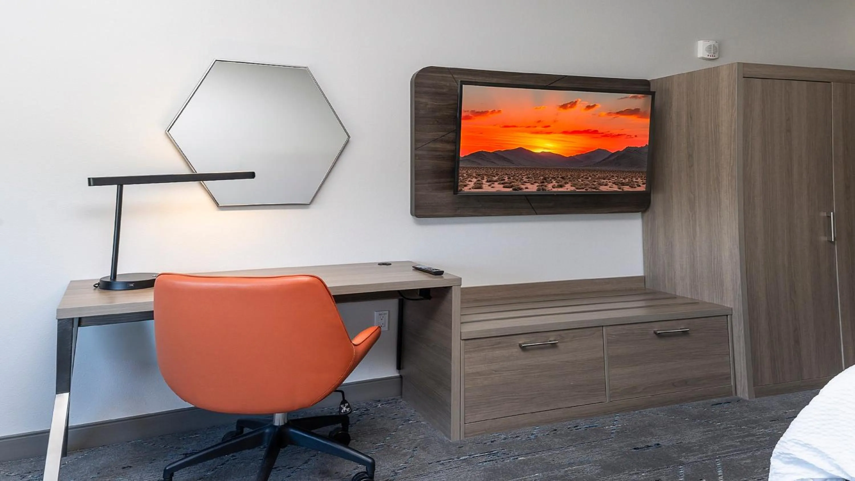 Standard King Room in Holiday Inn Express & Suites Ridgecrest - China Lake by IHG