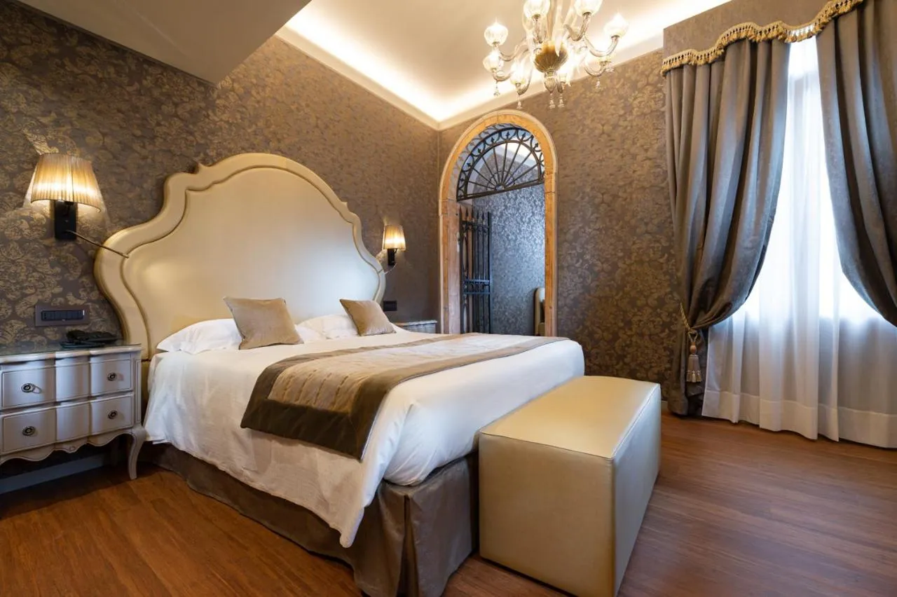 Deluxe Junior Suite in Hotel Canaletto