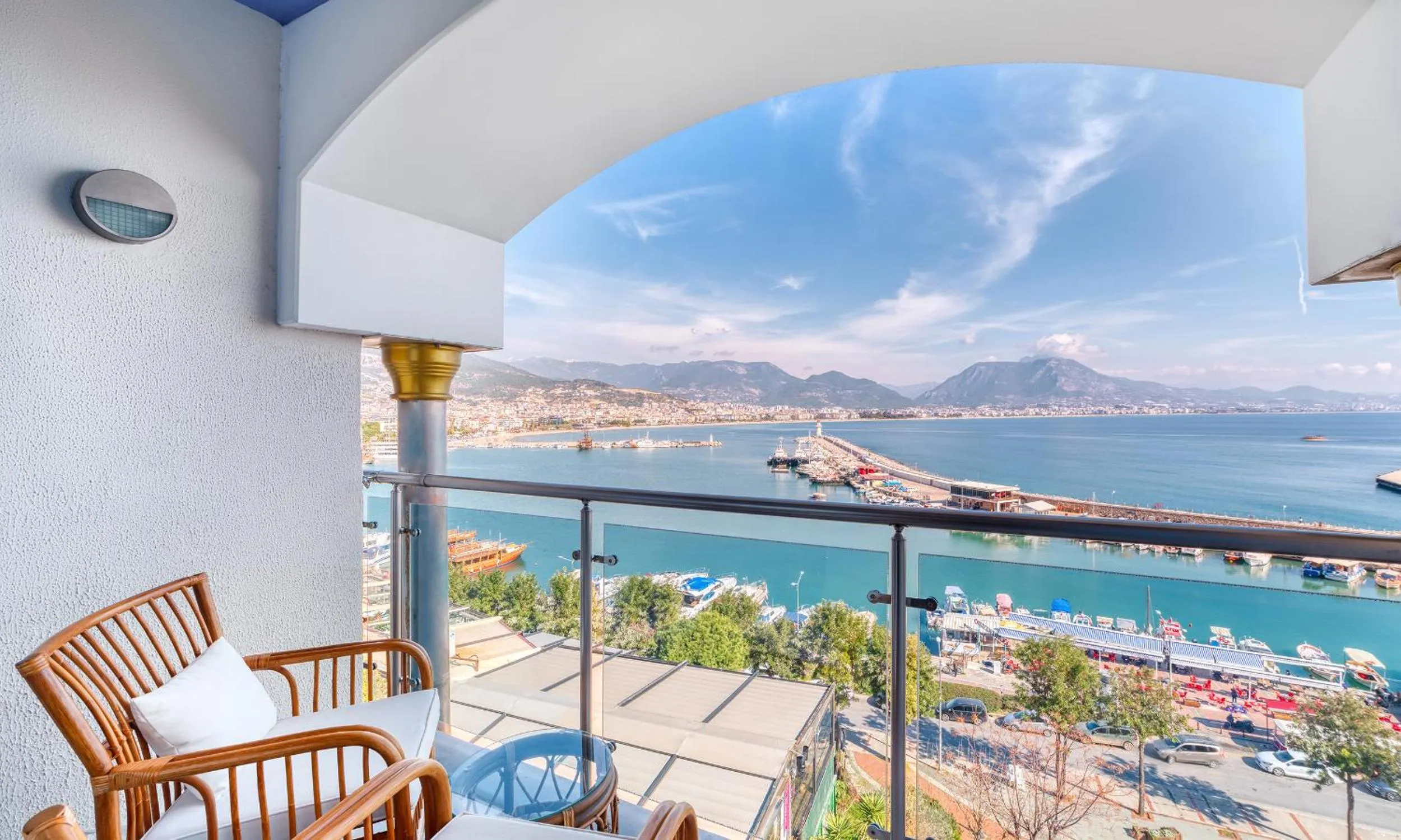 King Suite - Room with Jacuzzi Sea View in Numa Port Hotel