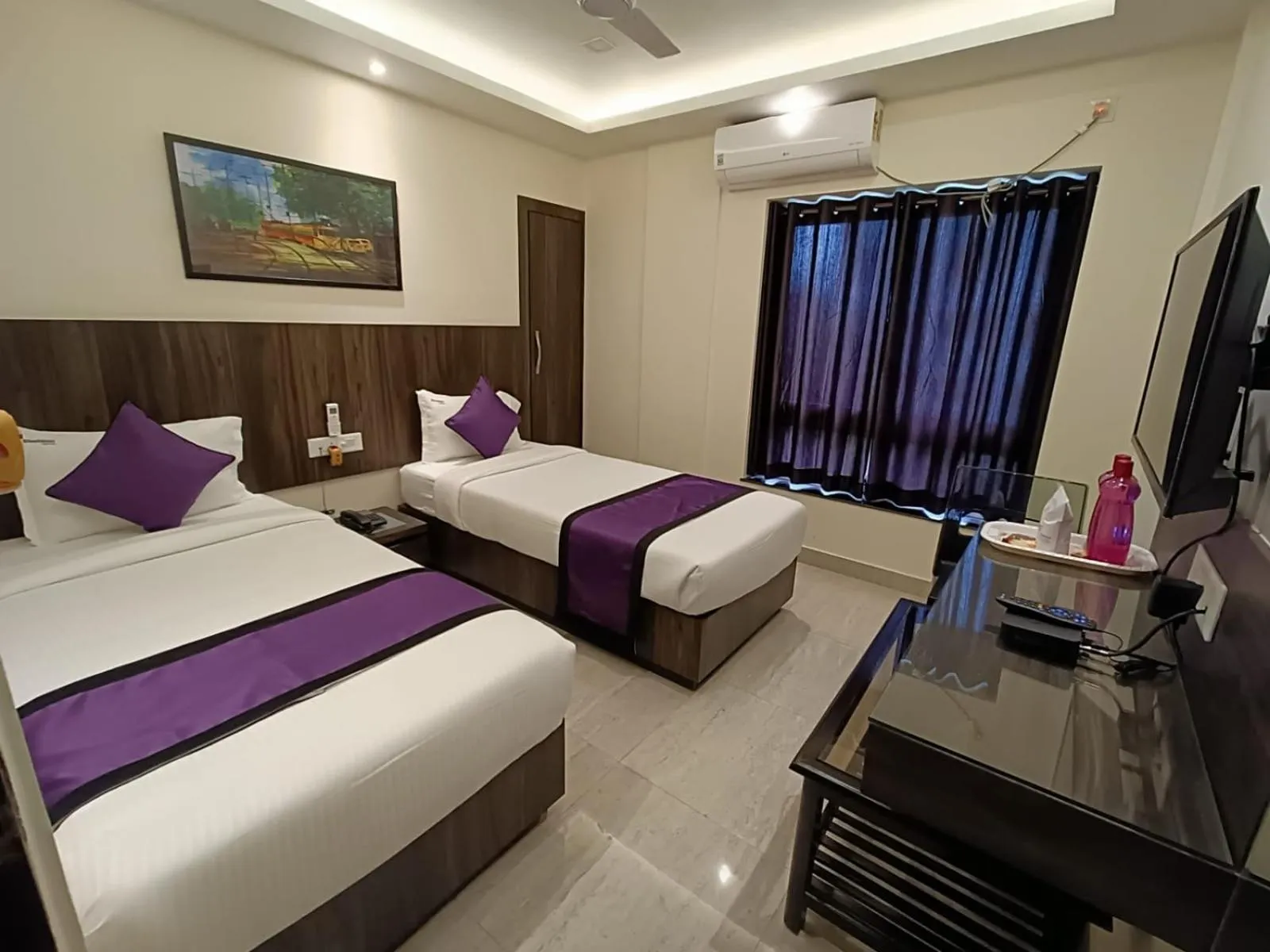 Deluxe Double Room - single occupancy in Sheldon Inn Kolkata