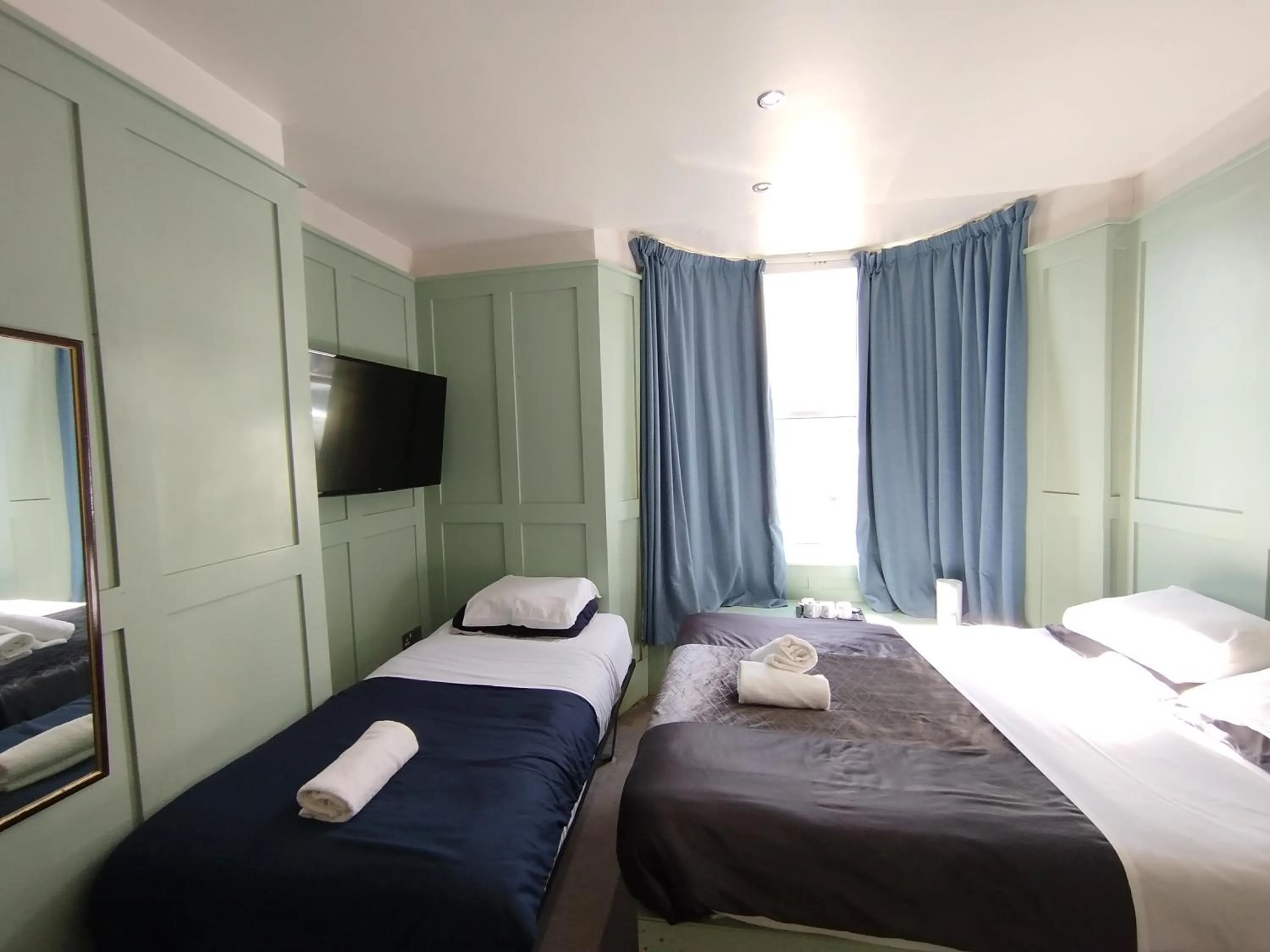 Twin Room in The Willows