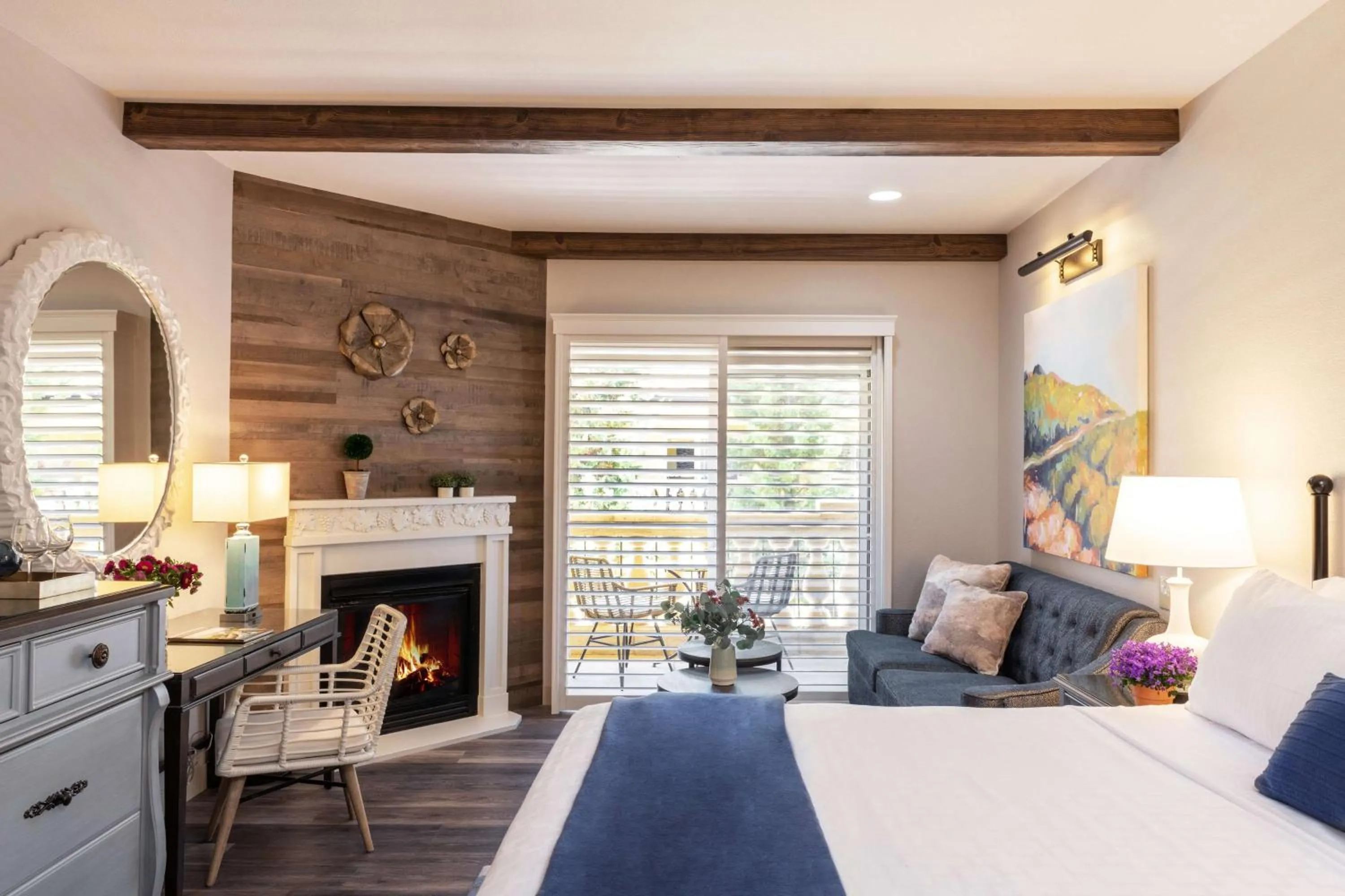 King Room with Courtyard View and Balcony or Patio in The Lodge at Healdsburg, Tapestry Collection by Hilton