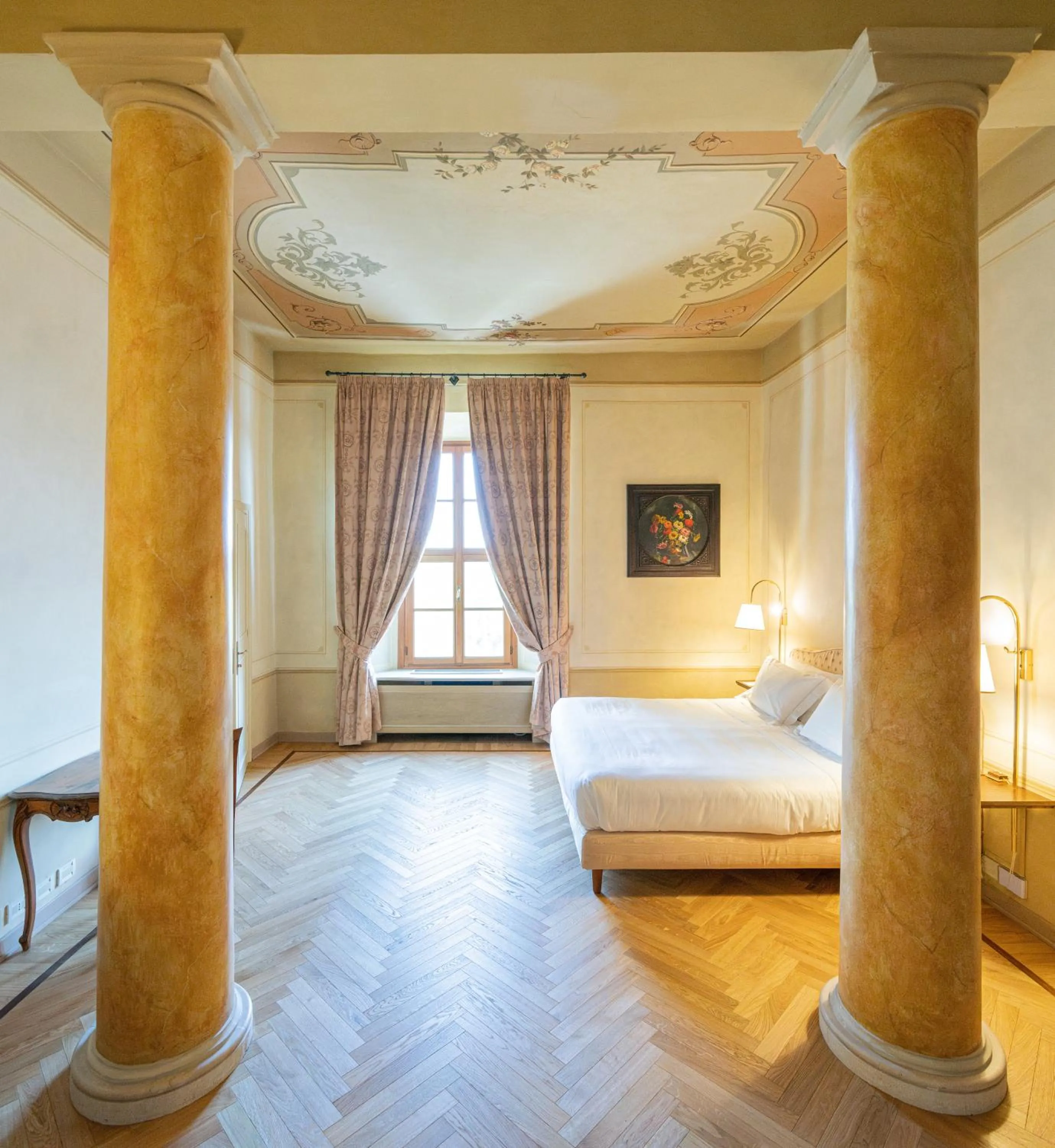 Deluxe Suite with Spa Access in QC Grand Hotel Villa Arzaga Garda Spa & Golf