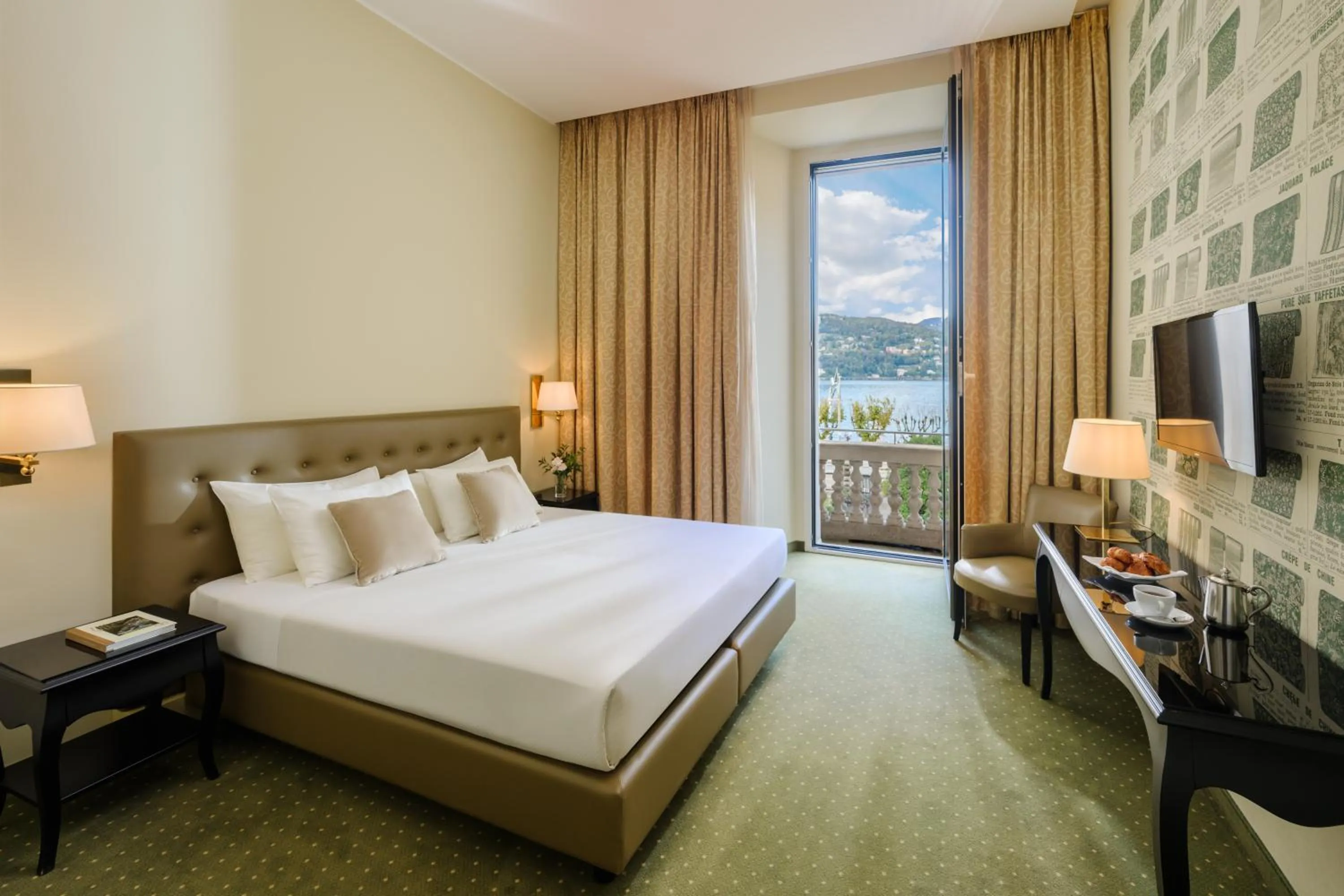 Double Room with Lake View in Palace Hotel Lake Como