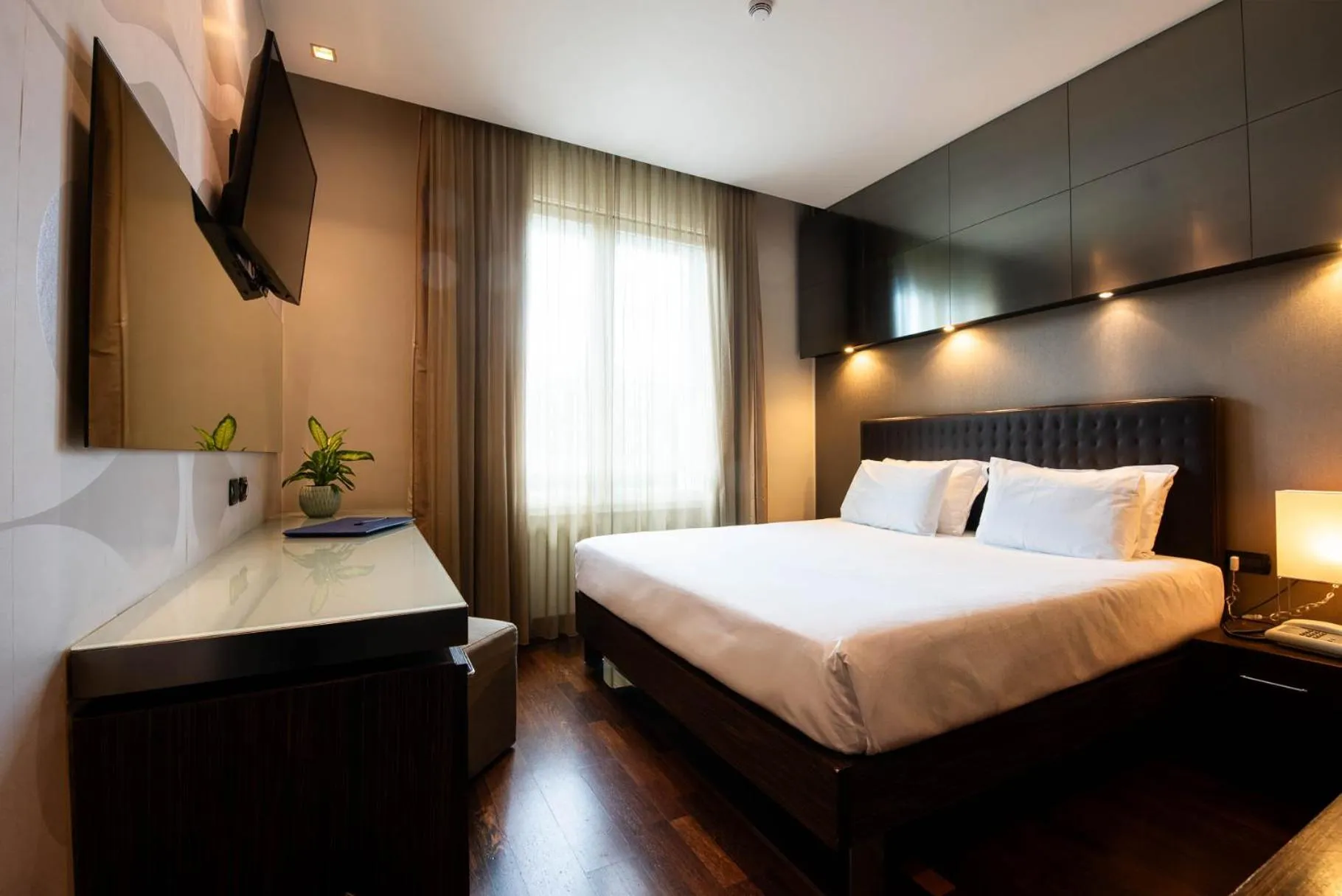 Standard King Room in Axolute Comfort Hotel Como Cantù