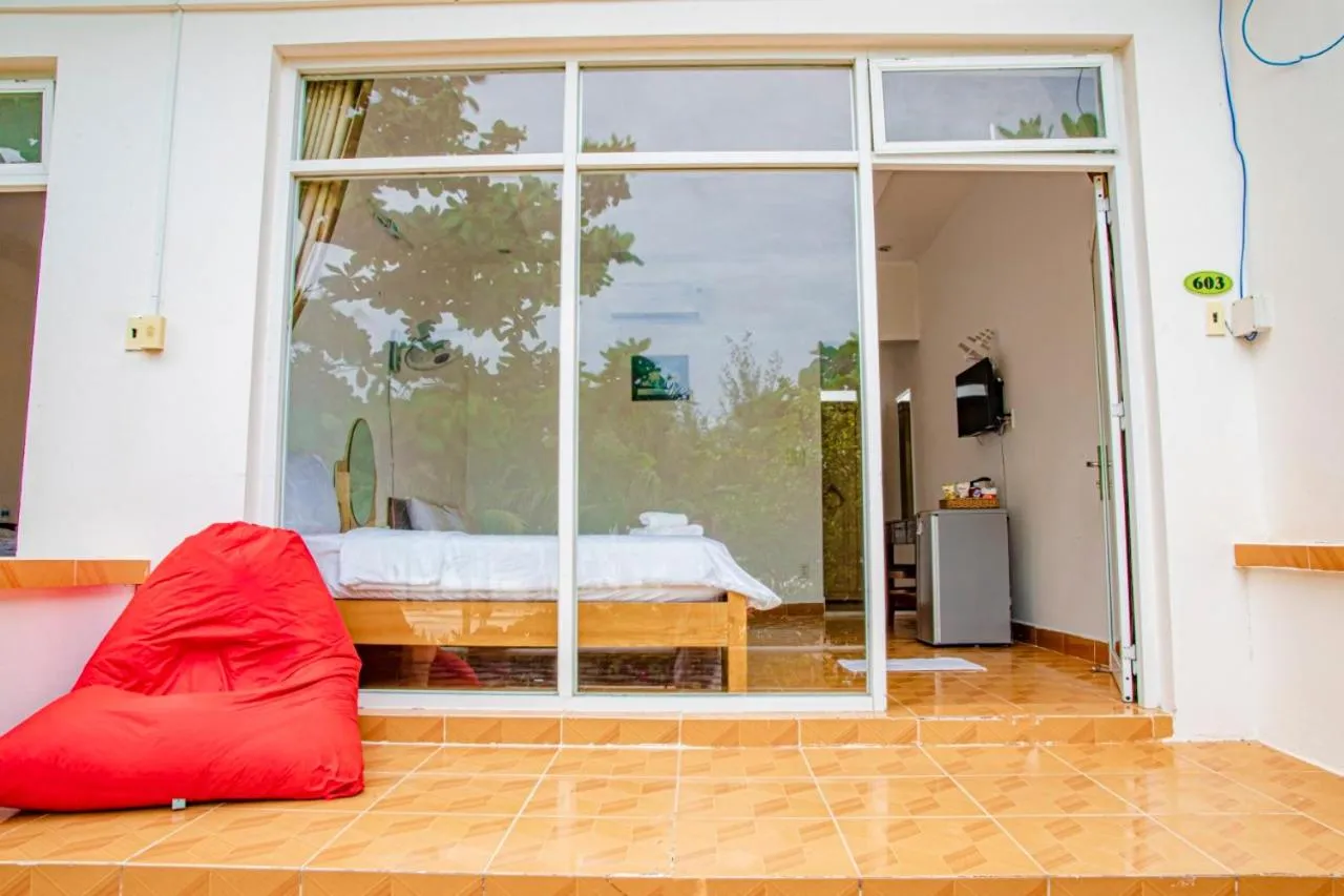 Superior Triple Room with Sea View in Thiên Tân Hotel