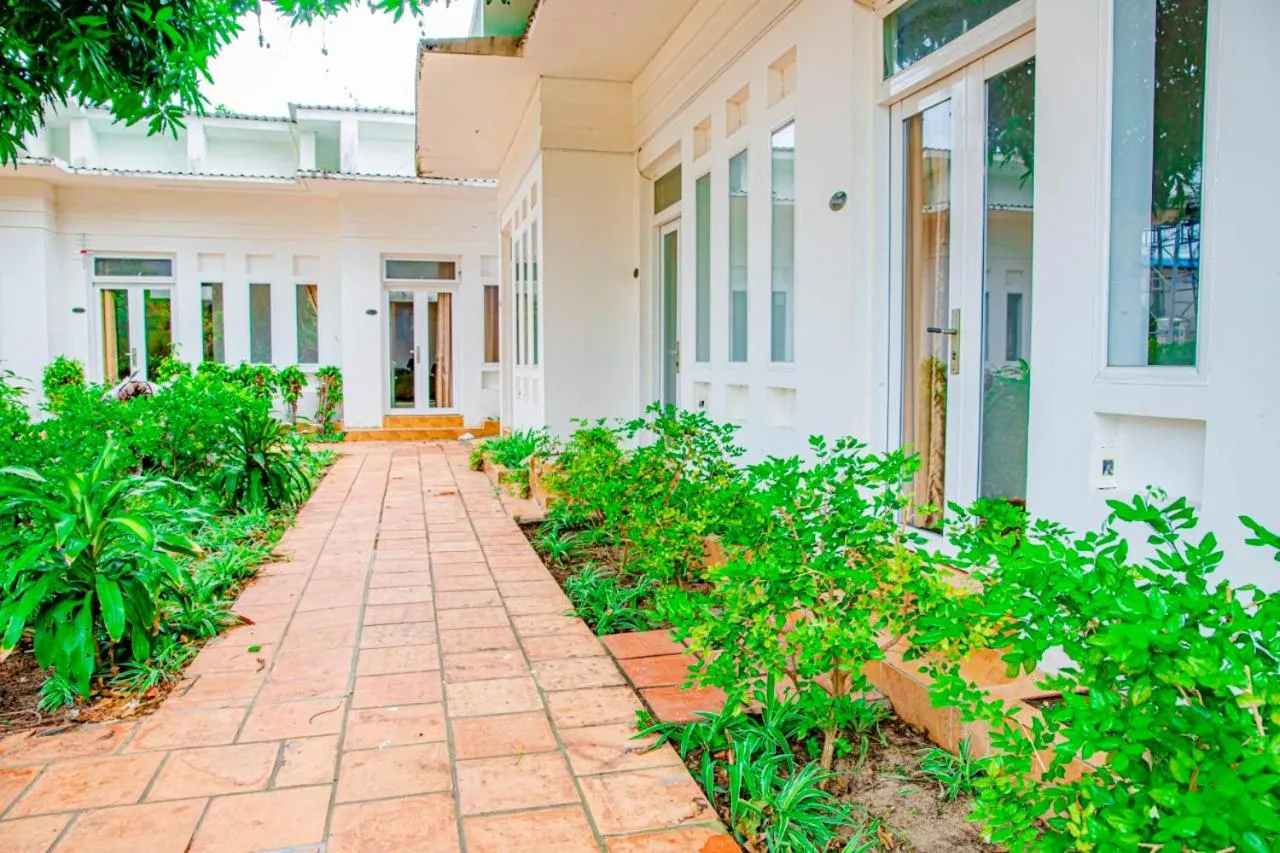 Queen Room with Garden View in Thiên Tân Hotel