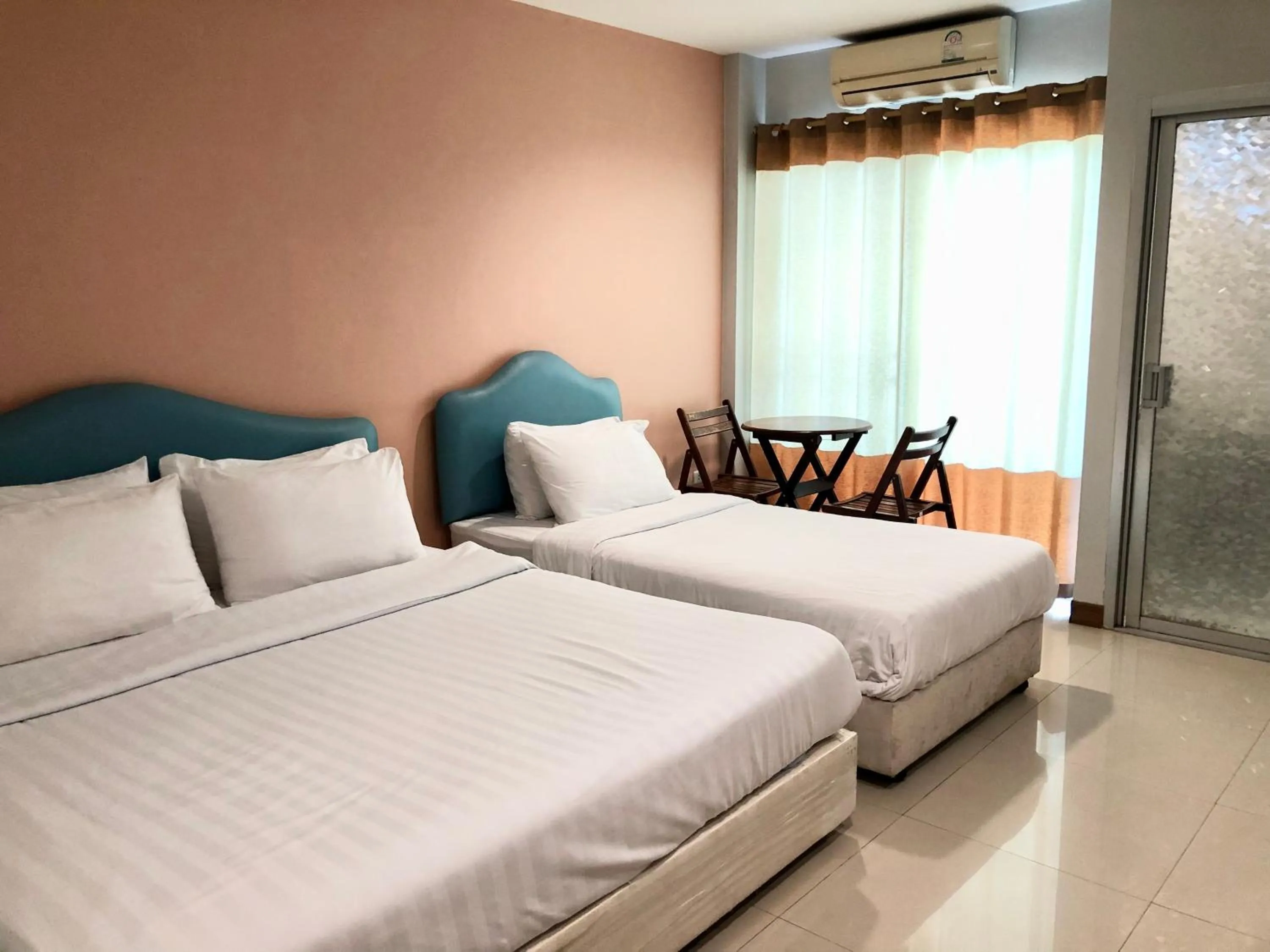 Standard Triple Room in Wanpen Place