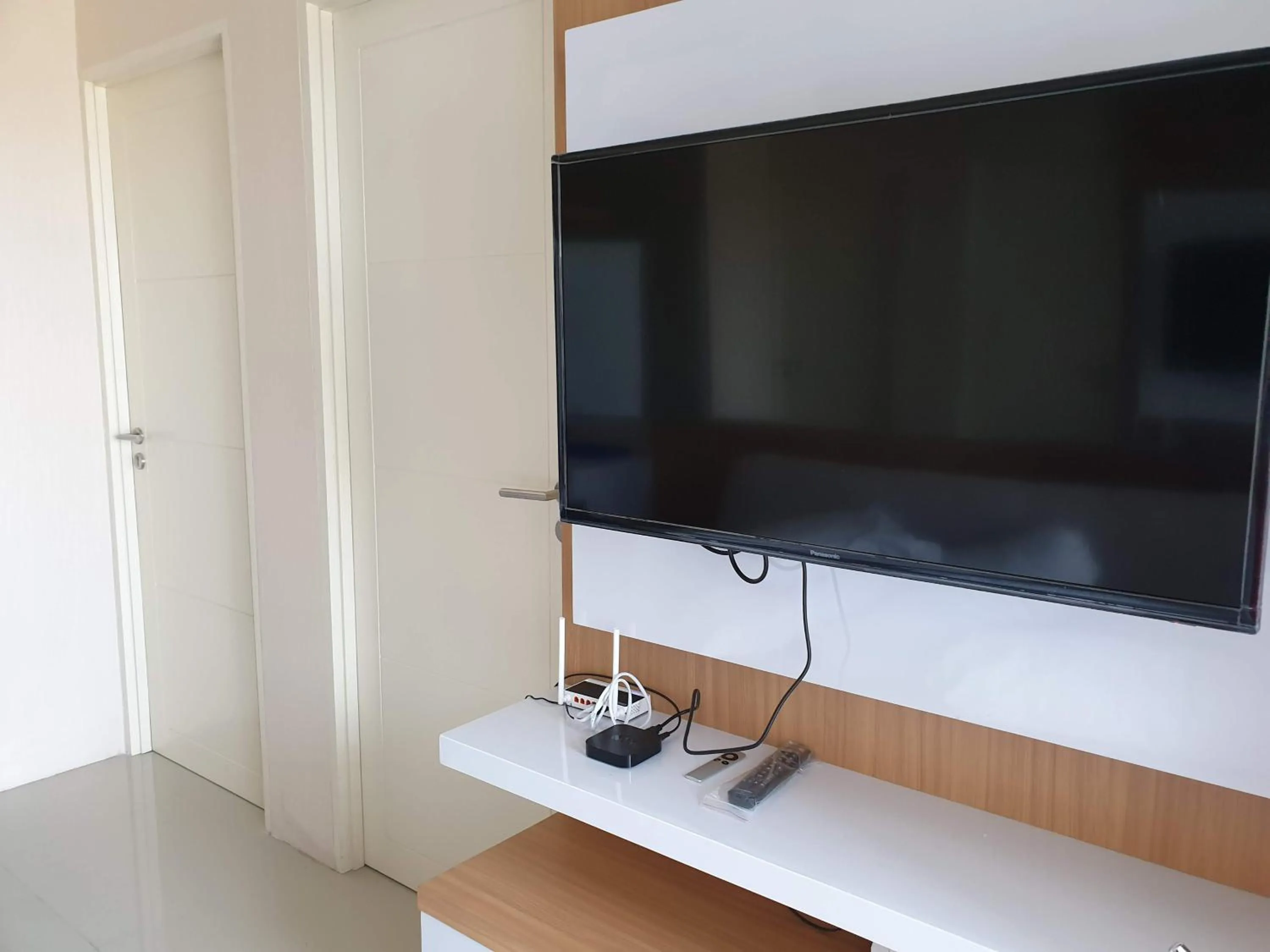 Two-Bedroom Apartment in Cosmy Tanglin Apartment