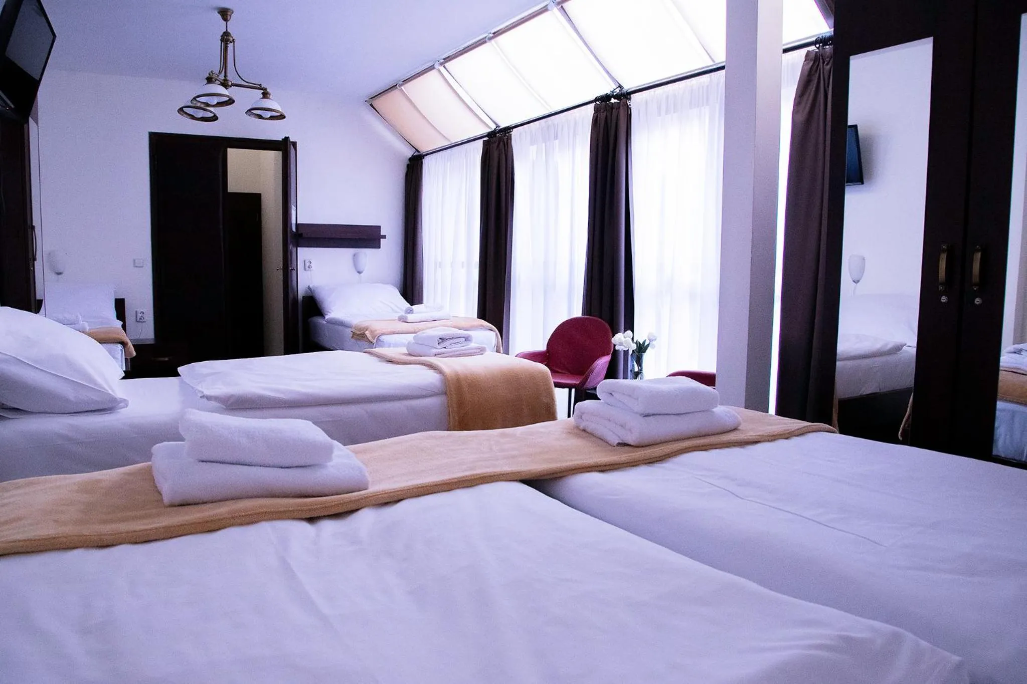 Family Room with Private Bathroom in Old Prague House