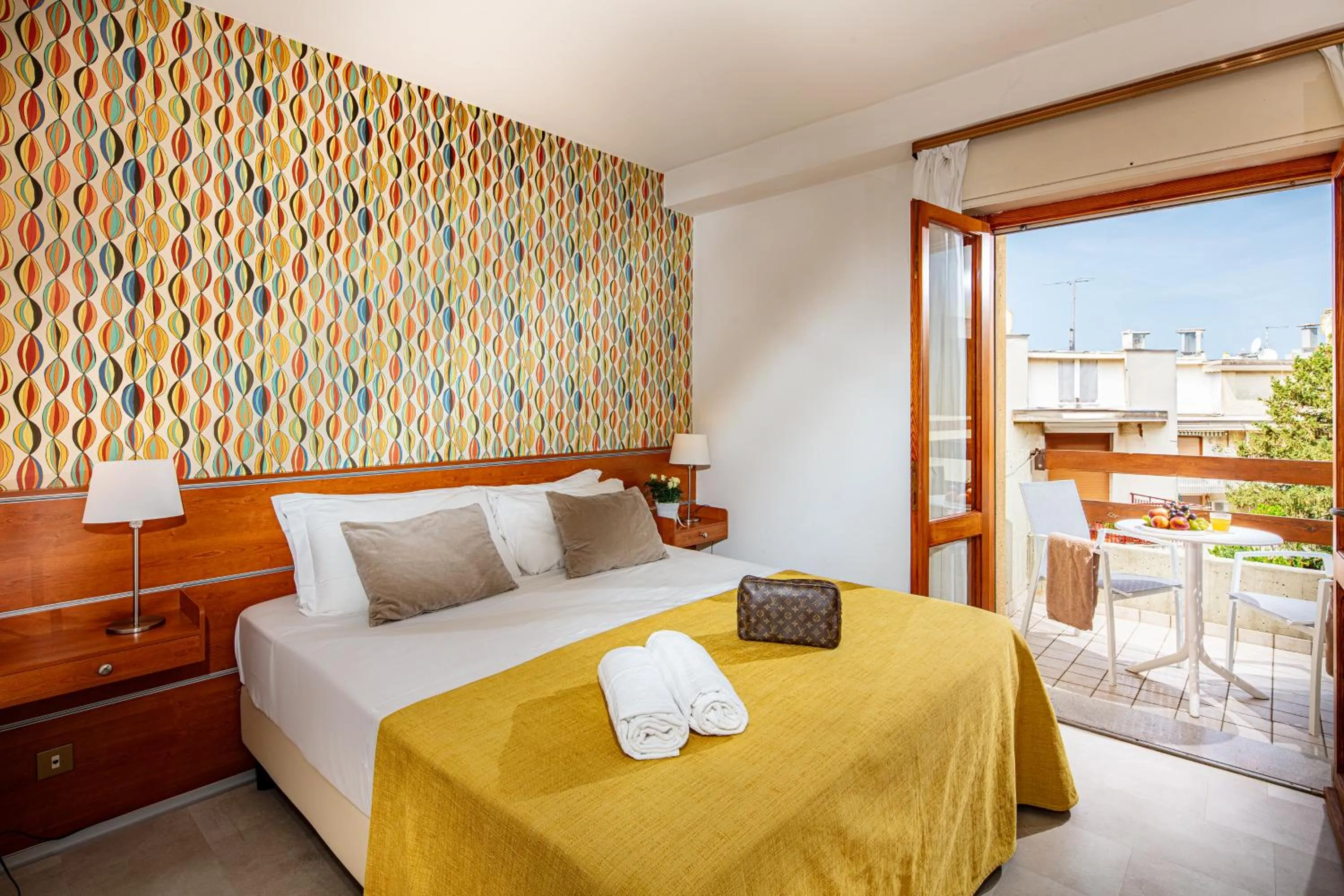 Classic Double or Twin Room with Balcony in Hotel Argentina