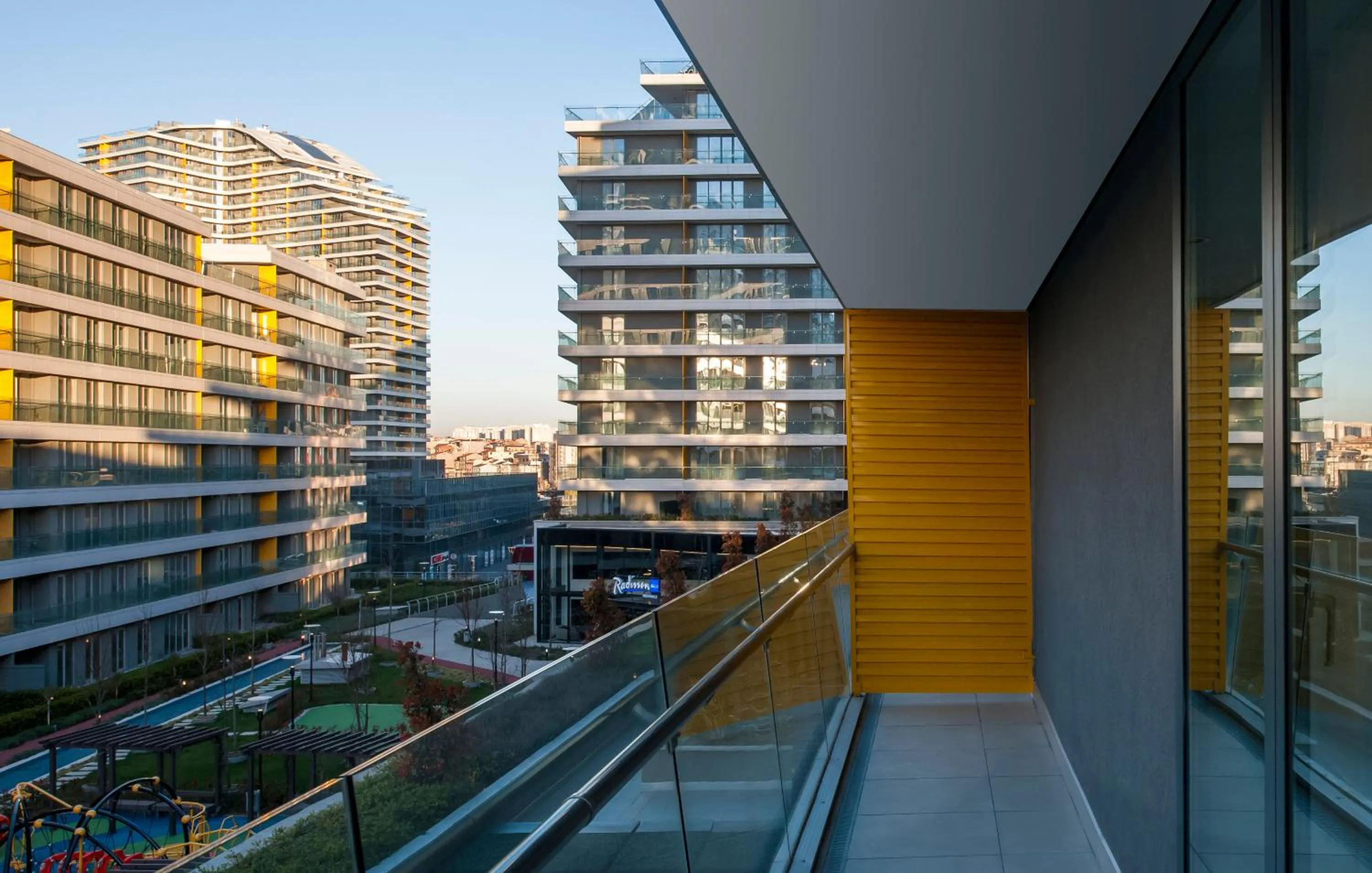 Two Bedroom Apartment & Balcony in The Superior Living Batışehir