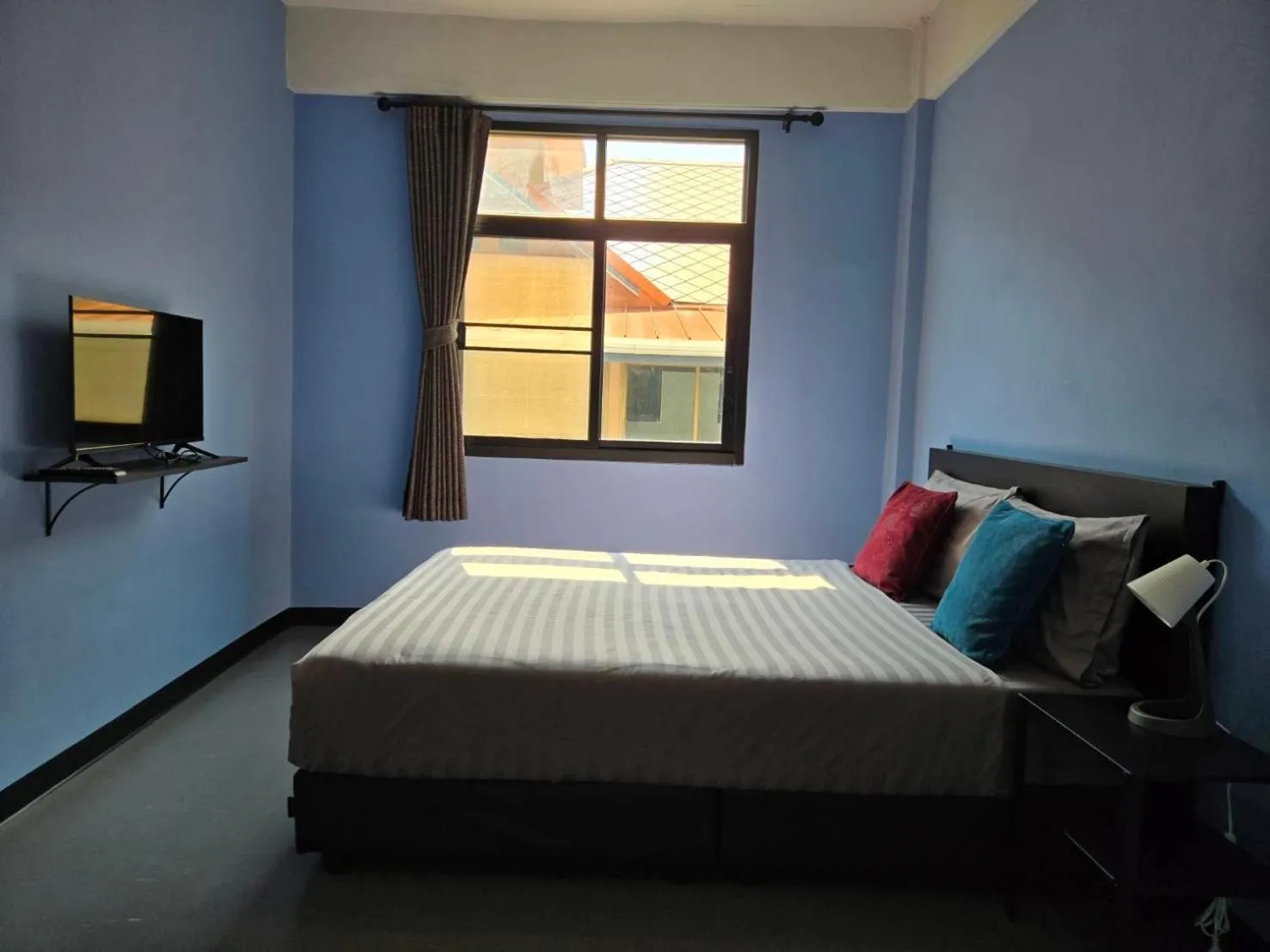 Standard Queen Room in HOUSEMODE - BAANYAI @ Wongwian Yai