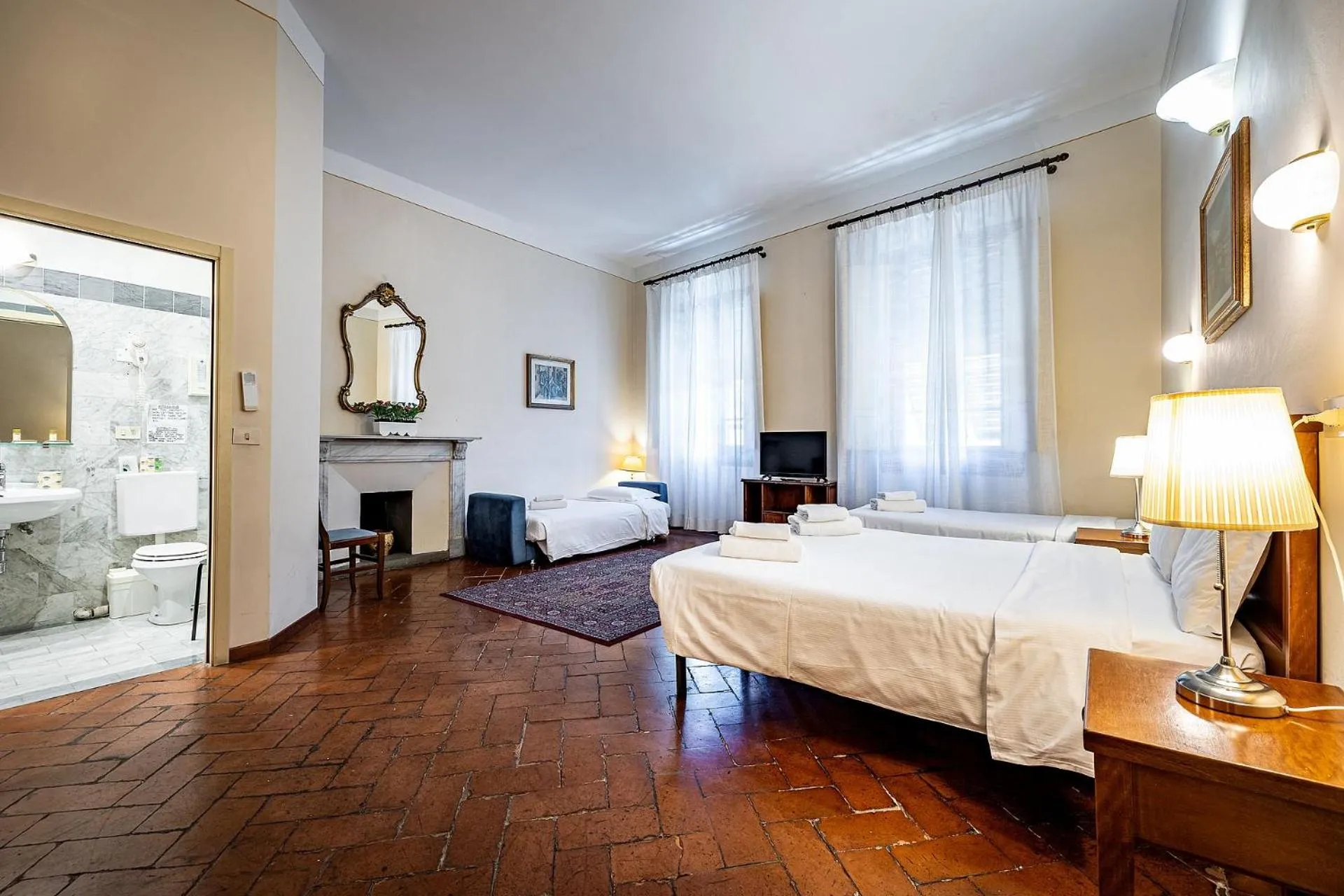 Quadruple Room in Bellevue House Affittacamere