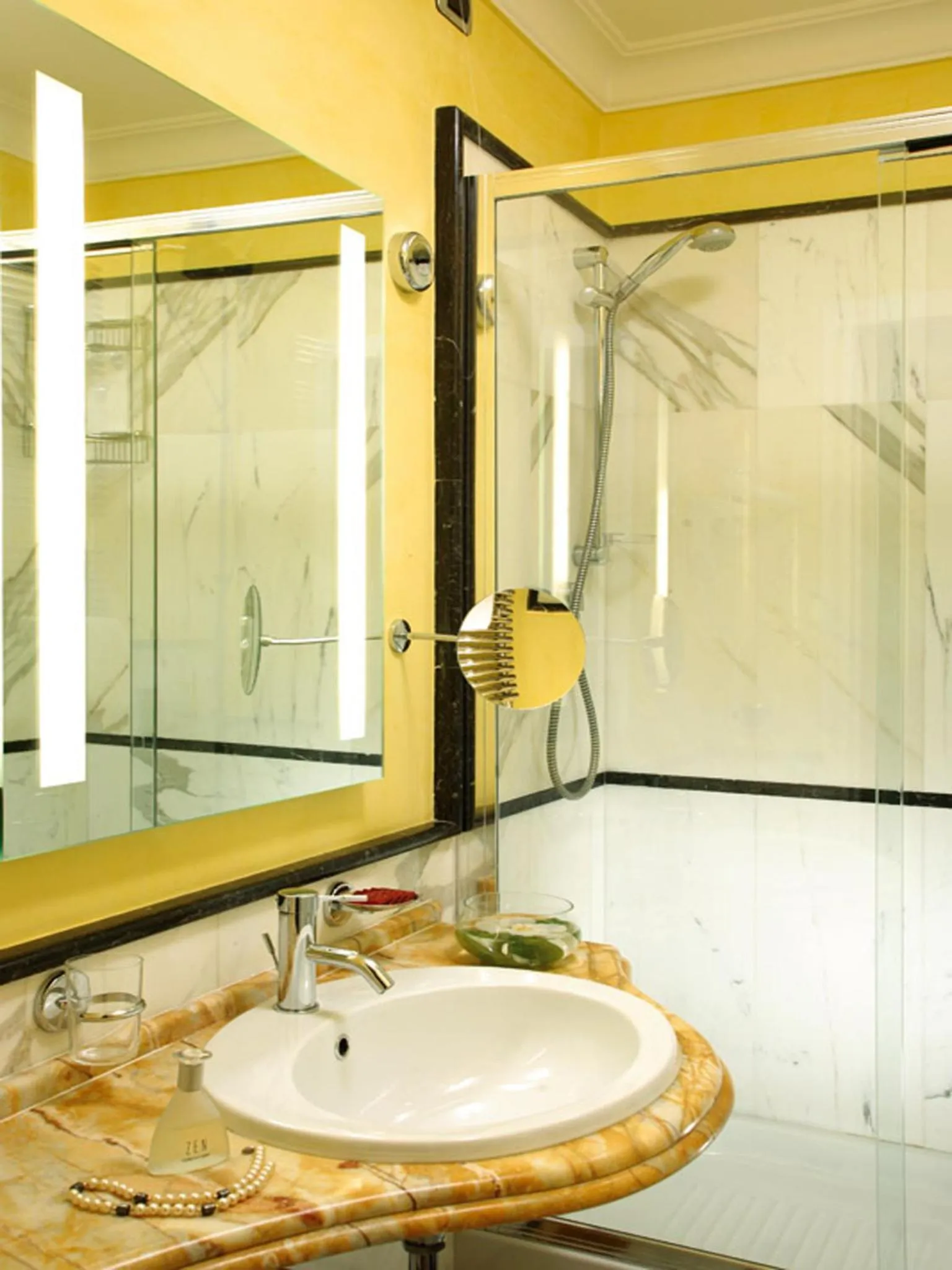 Double or Twin Room in Suite Opera Rooms