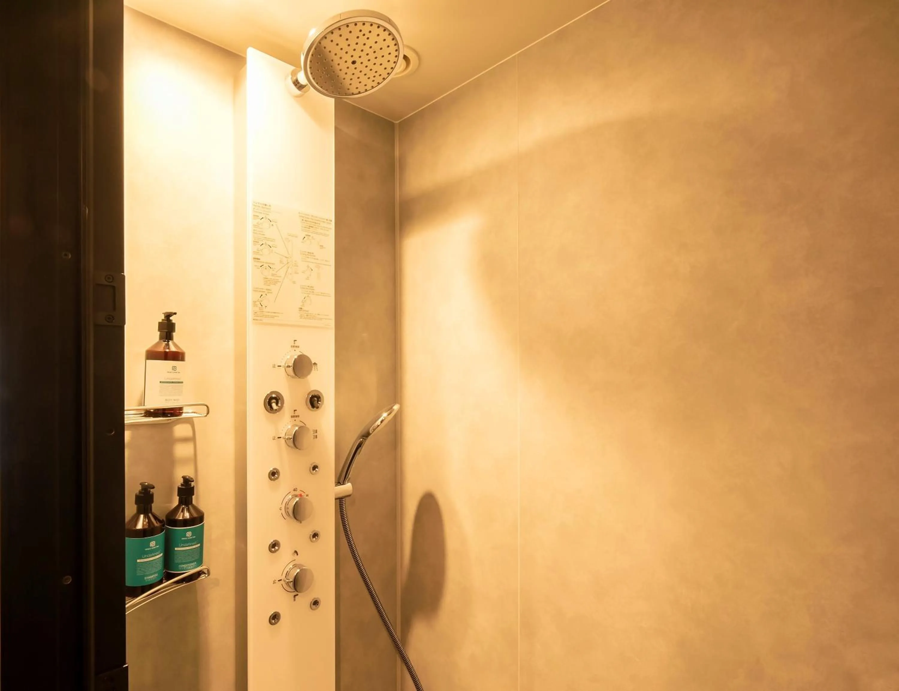 Late Check In 19:00 - Check Out 10:00 - Standard Twin Room A with Complimentary Breakfast in Prince Smart Inn Kyoto Sanjo