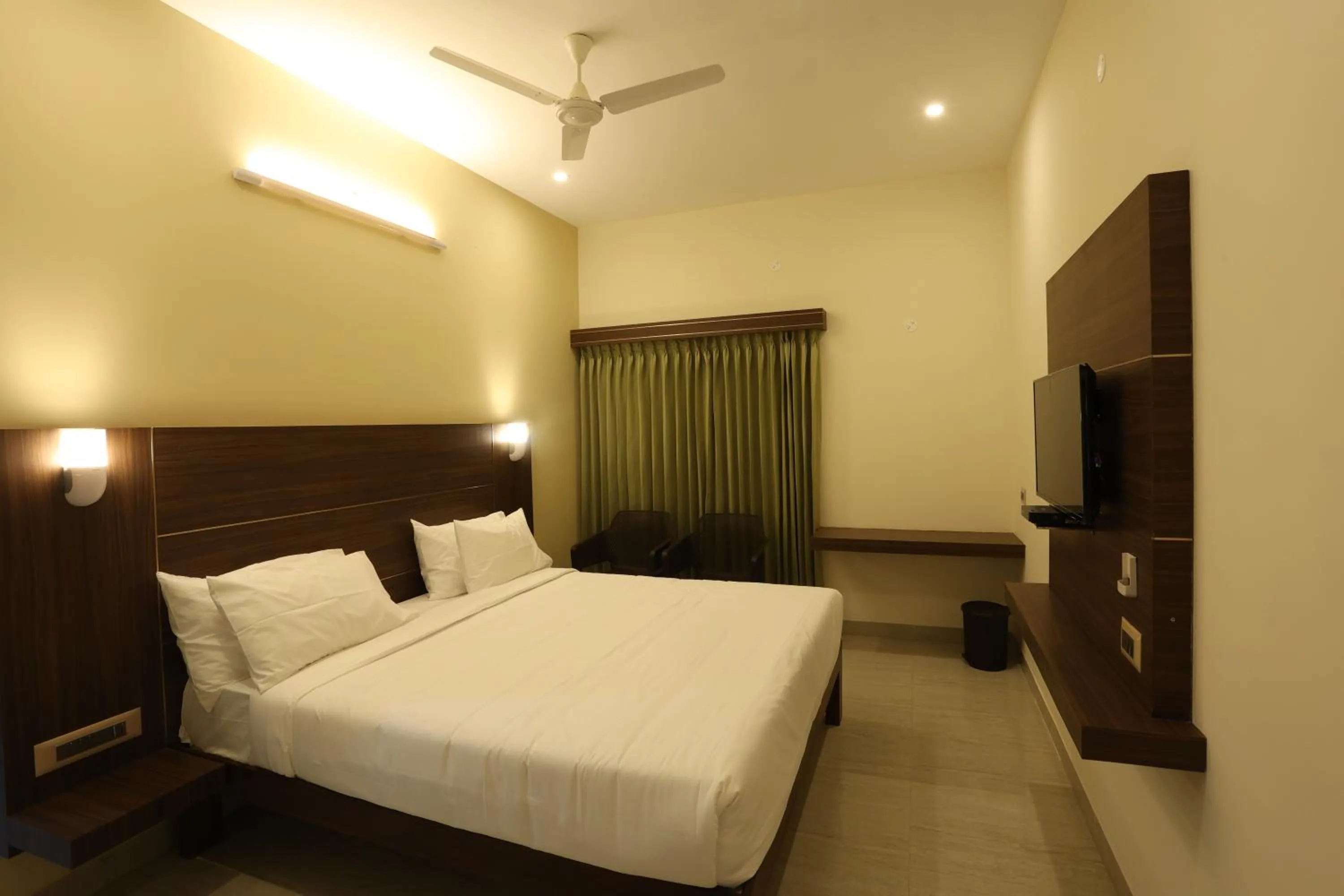 King Room - single occupancy in Minas Manor