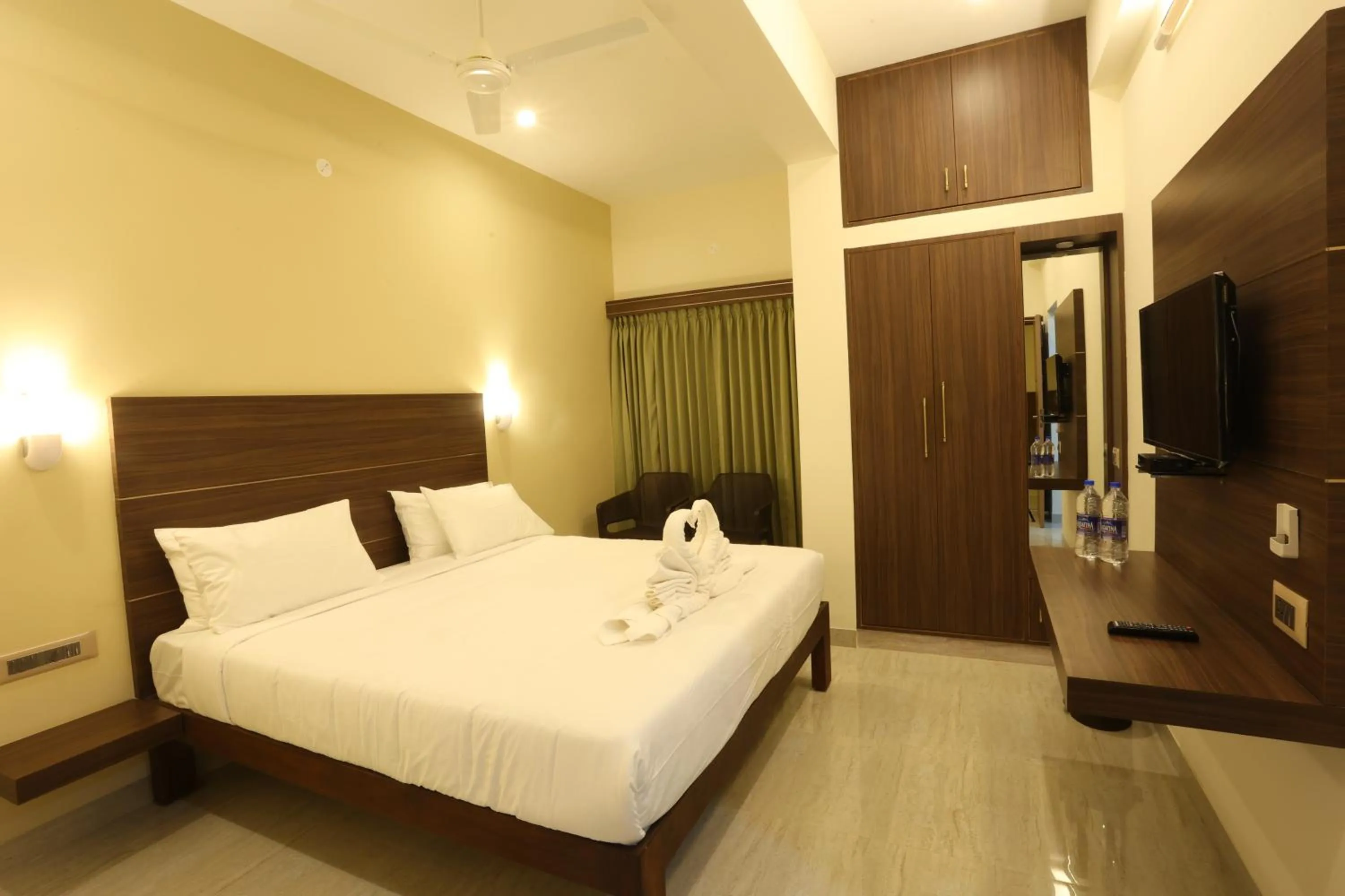 Deluxe Studio - single occupancy in Minas Manor