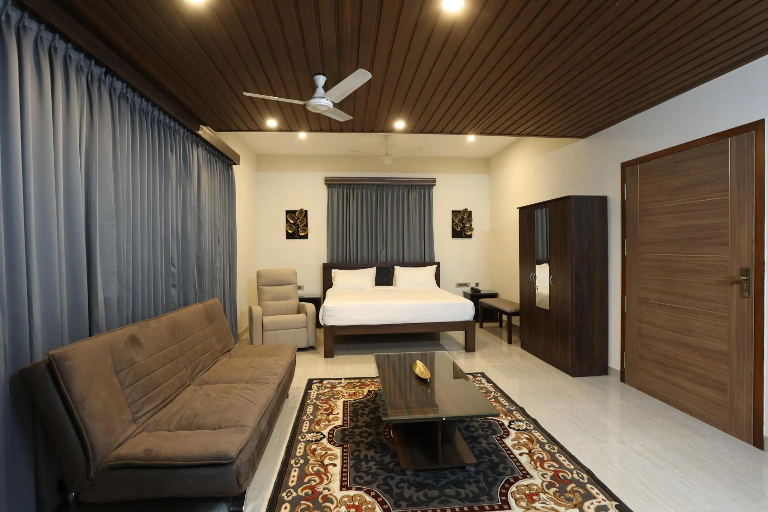 Executive Suite - single occupancy in Minas Manor