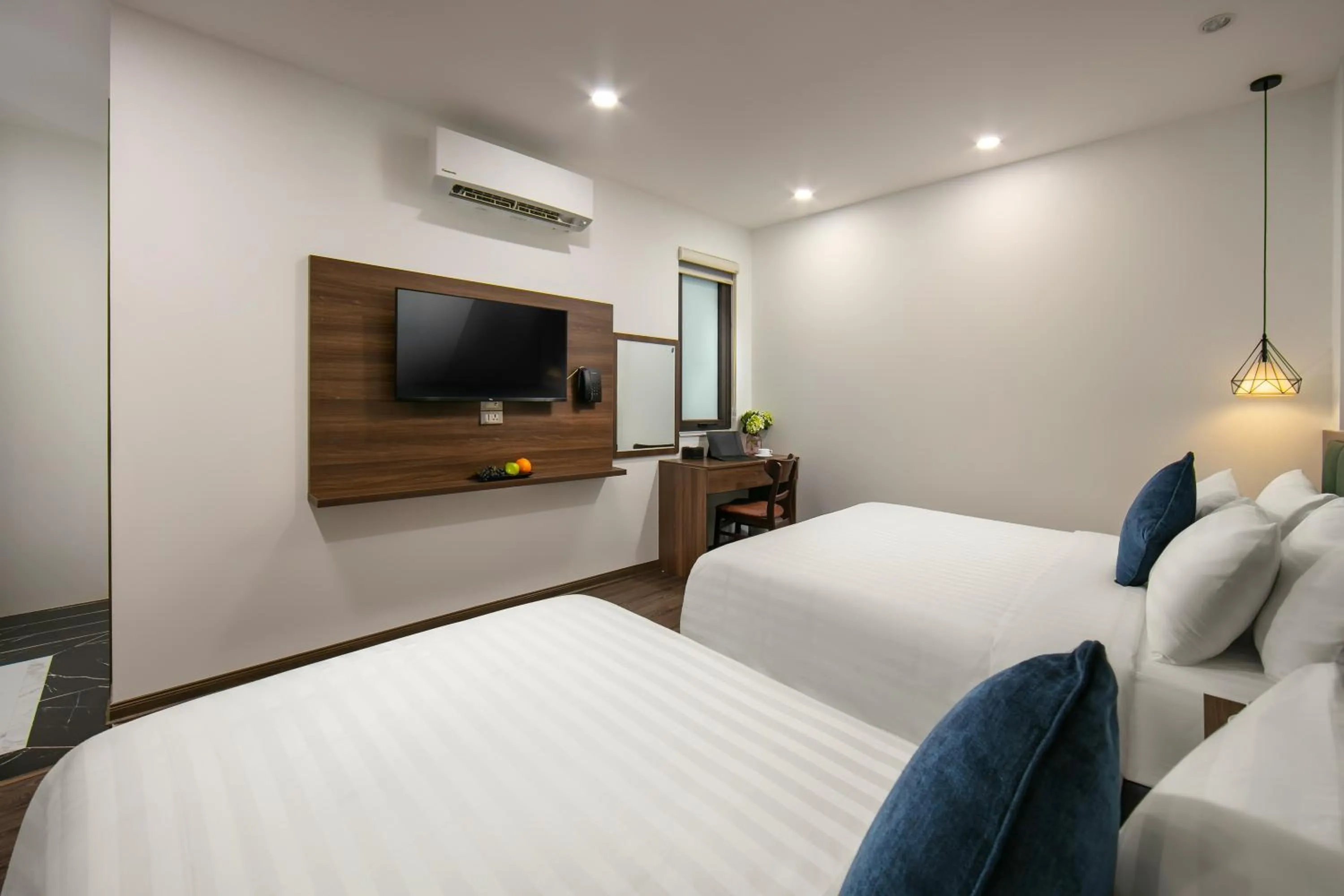 Deluxe Twin Room in Hanoi Vacanza Premier Hotel