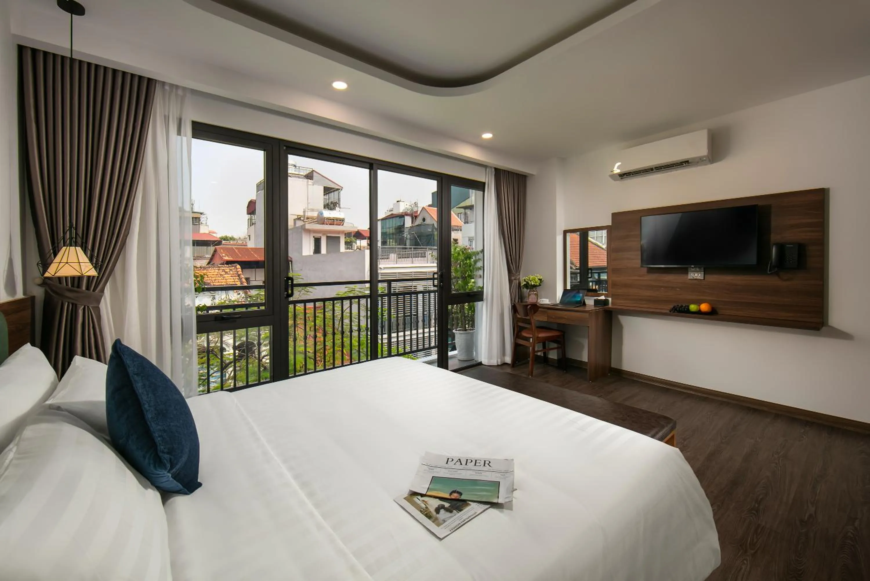 Junior Suite with Balcony in Hanoi Vacanza Premier Hotel