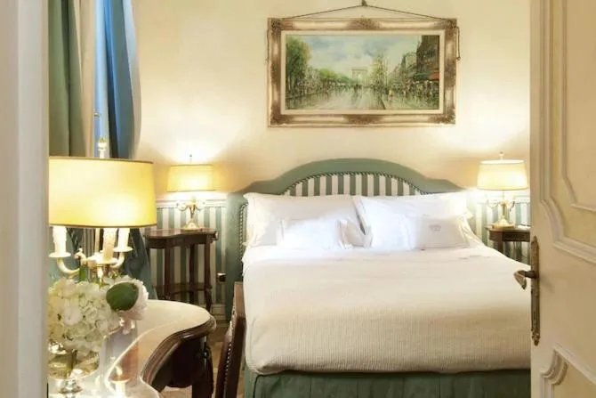 Two-Bedroom Suite in Petit Palais Hotel De Charme