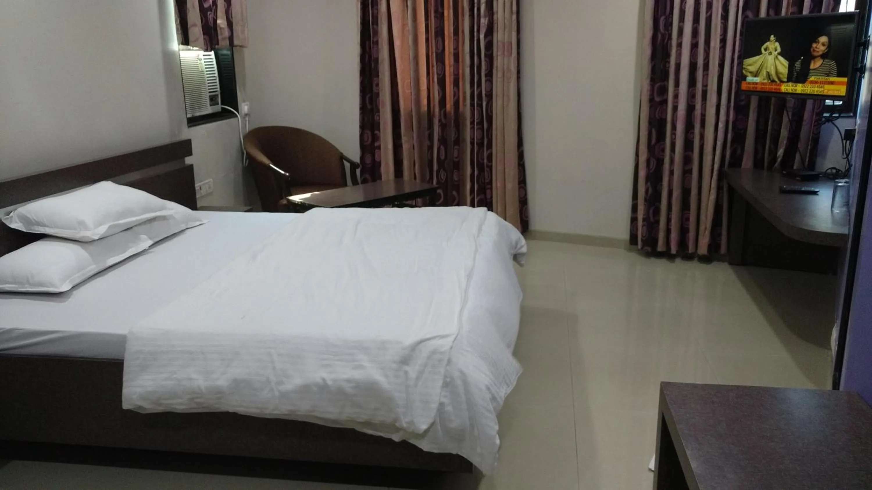 Superior Double Room in Pals Hotel