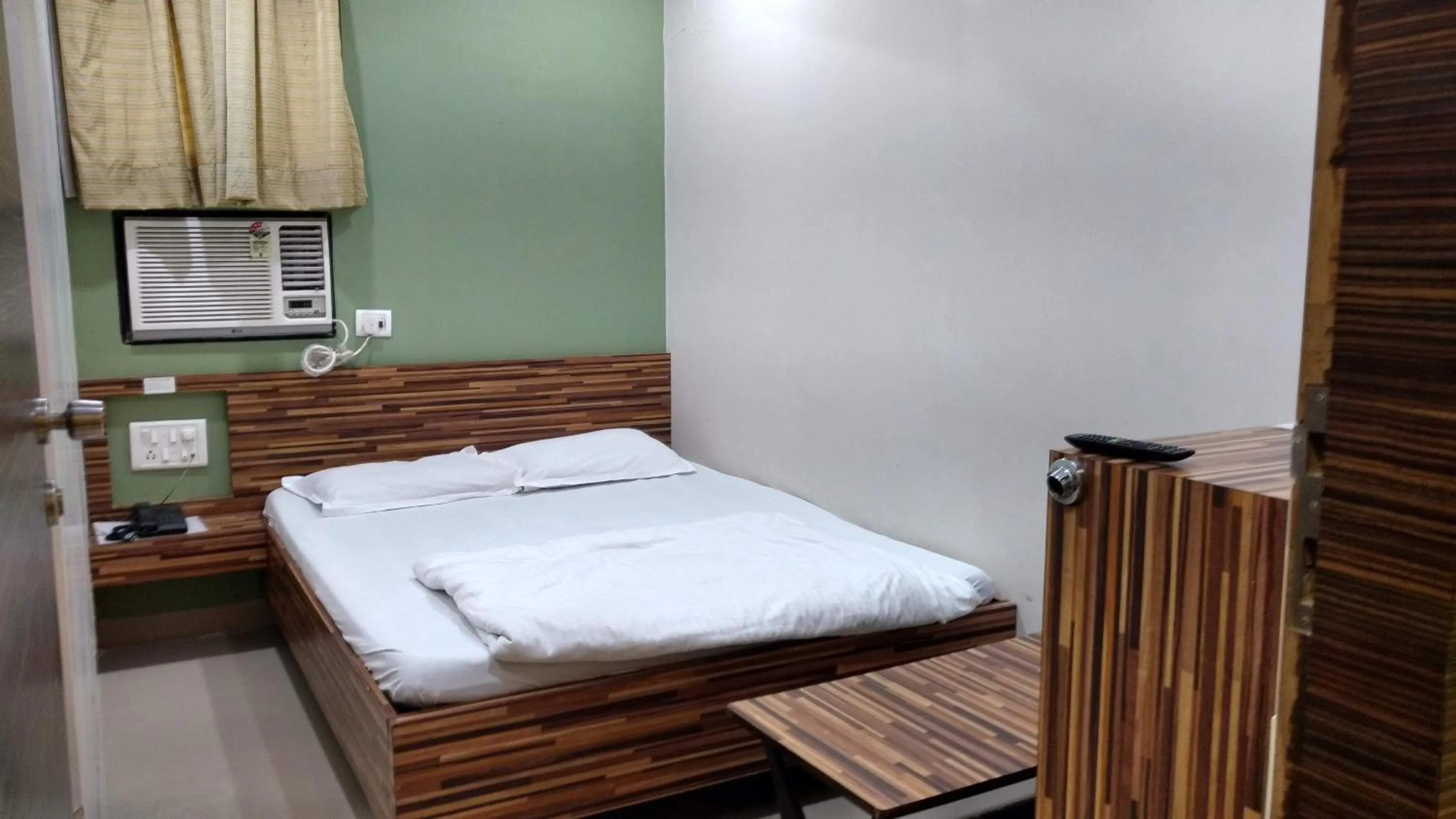 Standard Single Room in Pals Hotel