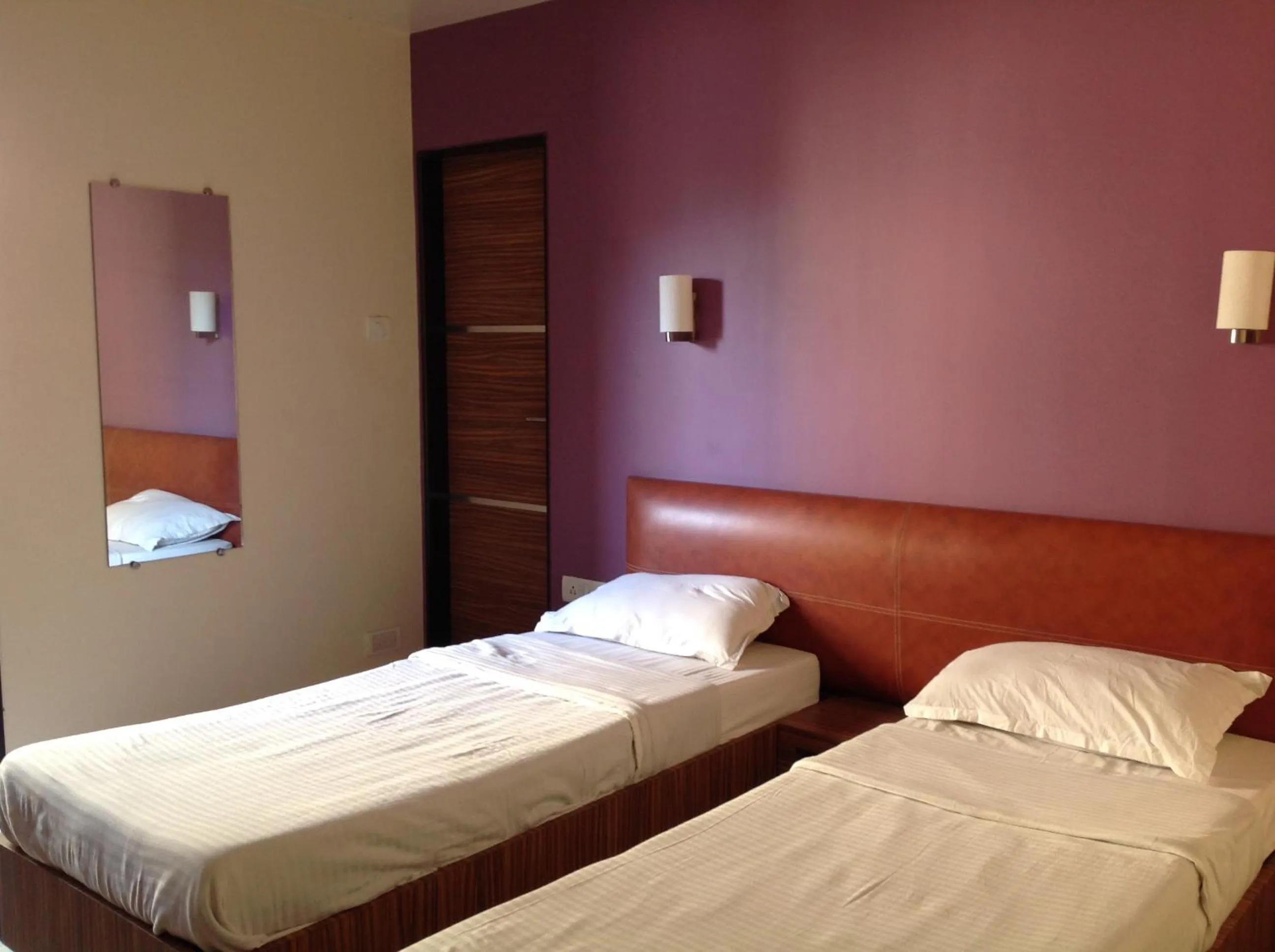 Double or Twin Room in Pals Hotel