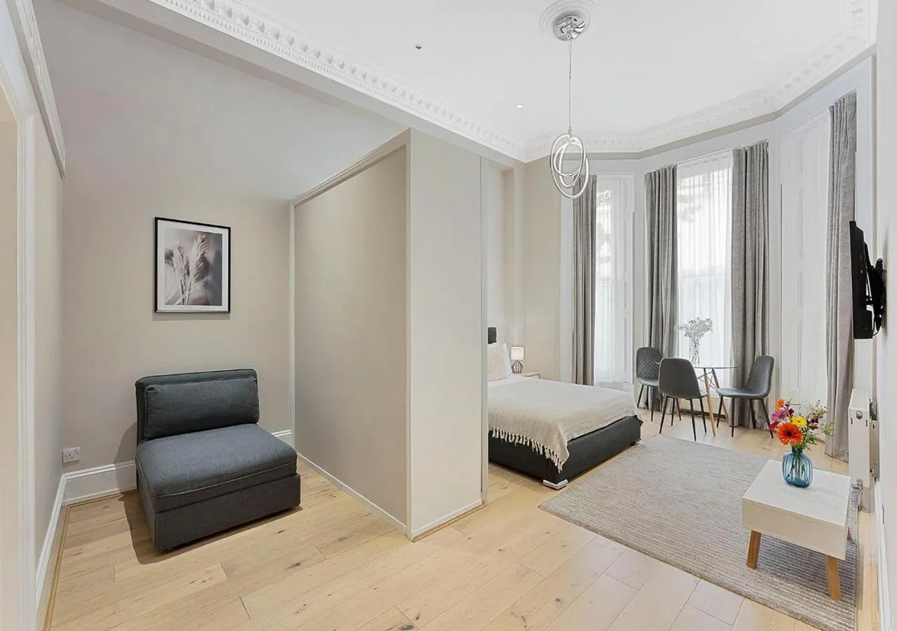 Family Studio Suite in Cleveland Residences Kensington