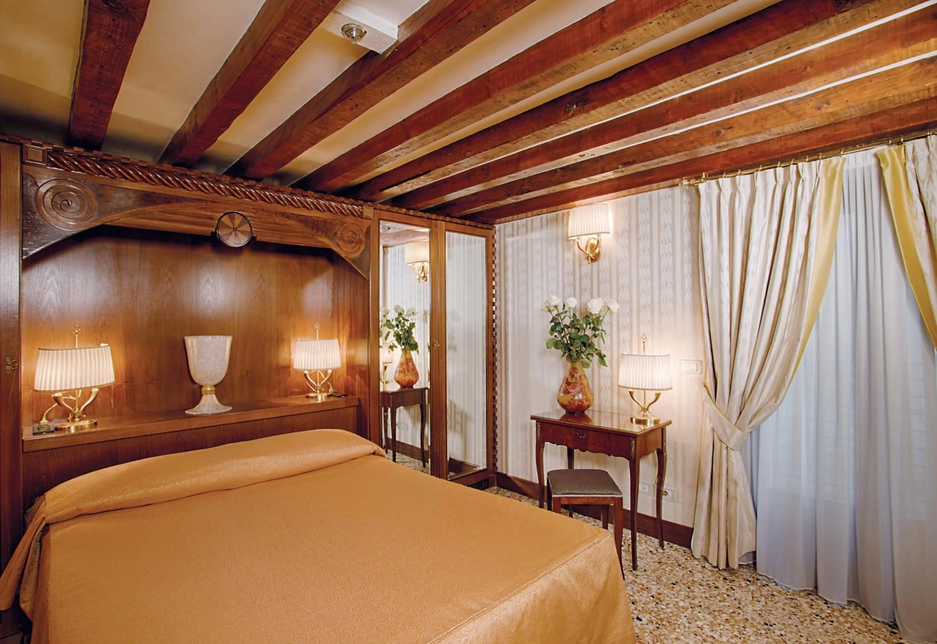 Superior Double Room with Full Breakfast in Hotel Palazzo Stern