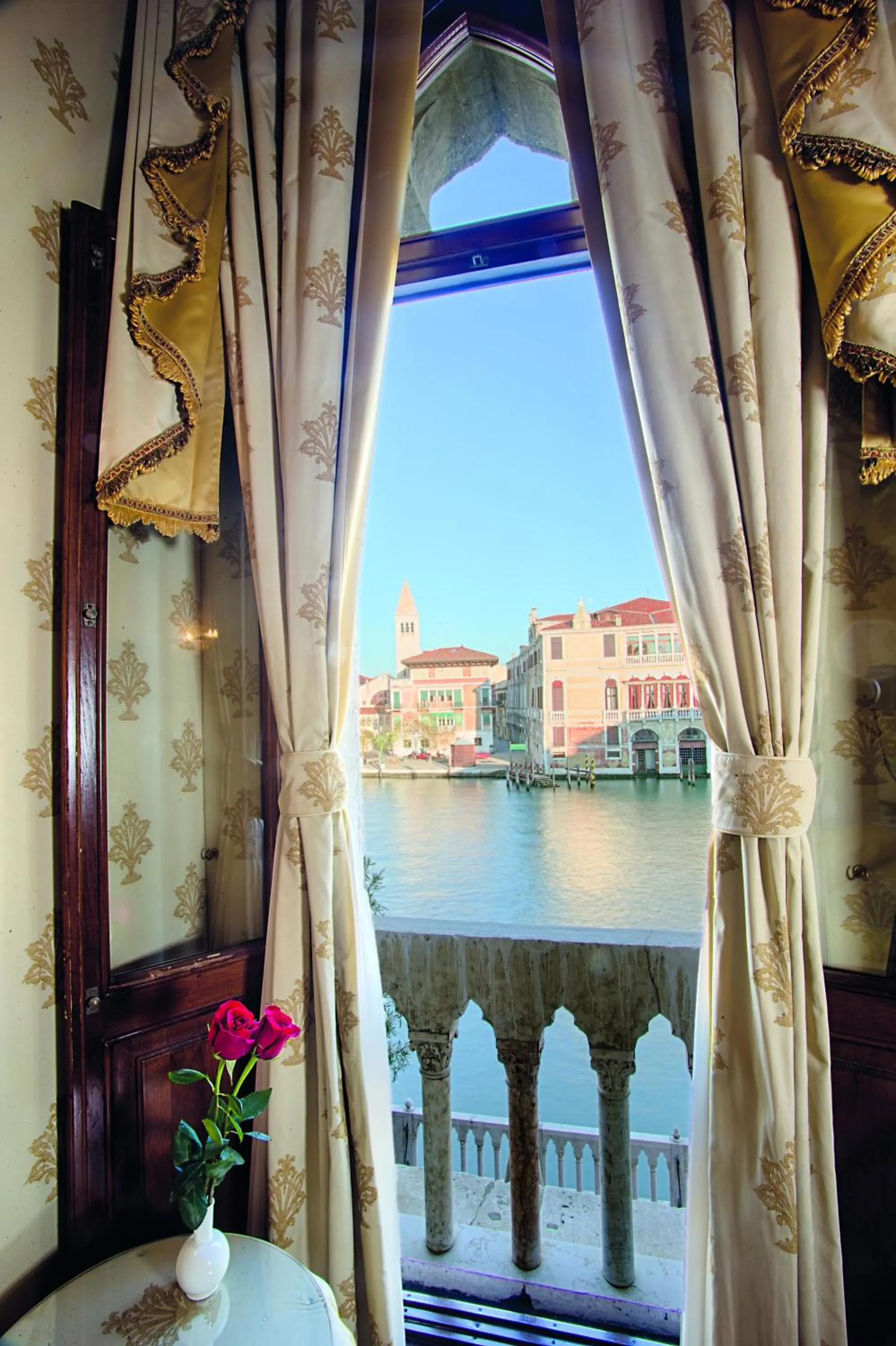 Junior Suite with Grand Canal View in Hotel Palazzo Stern