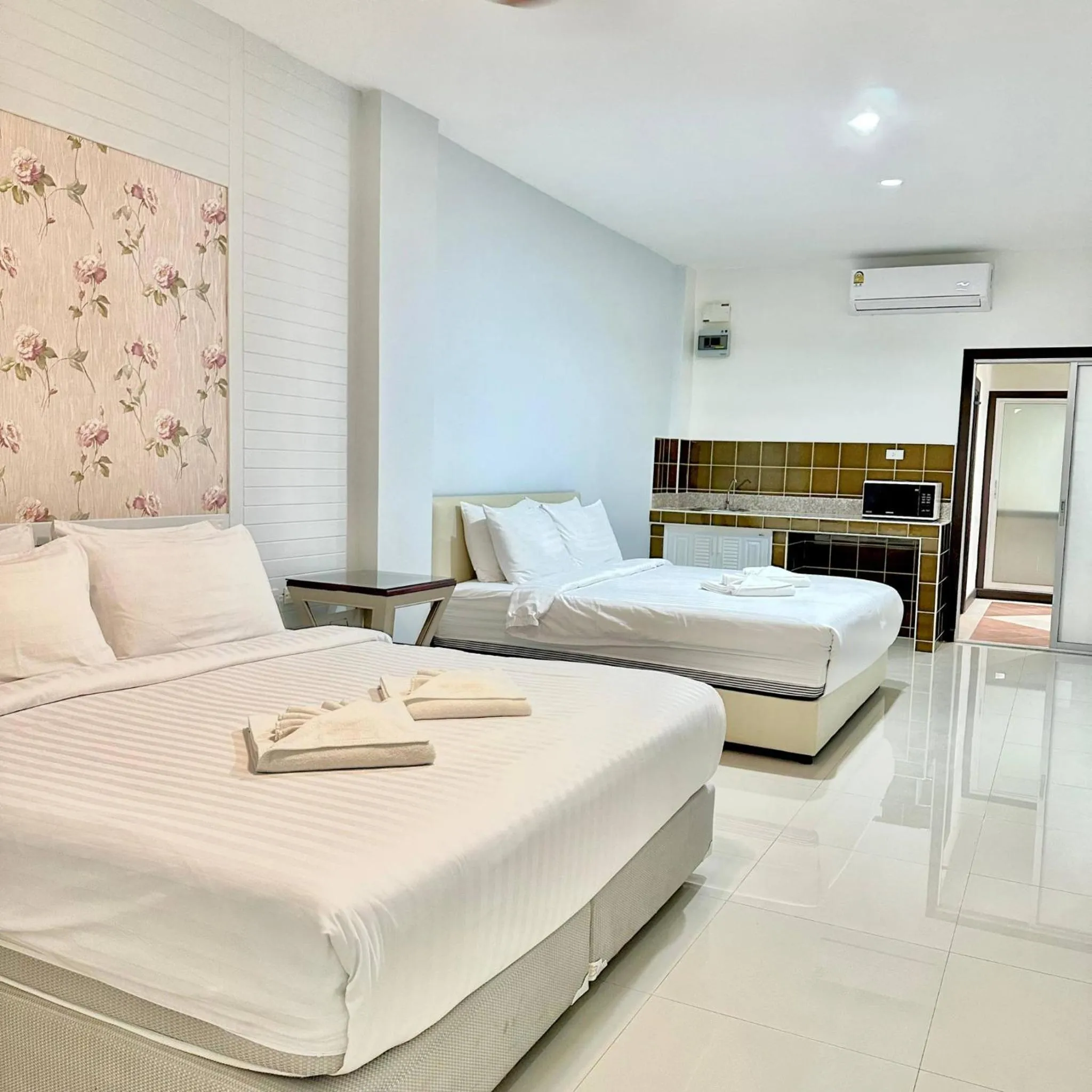 Family Room in J STAR