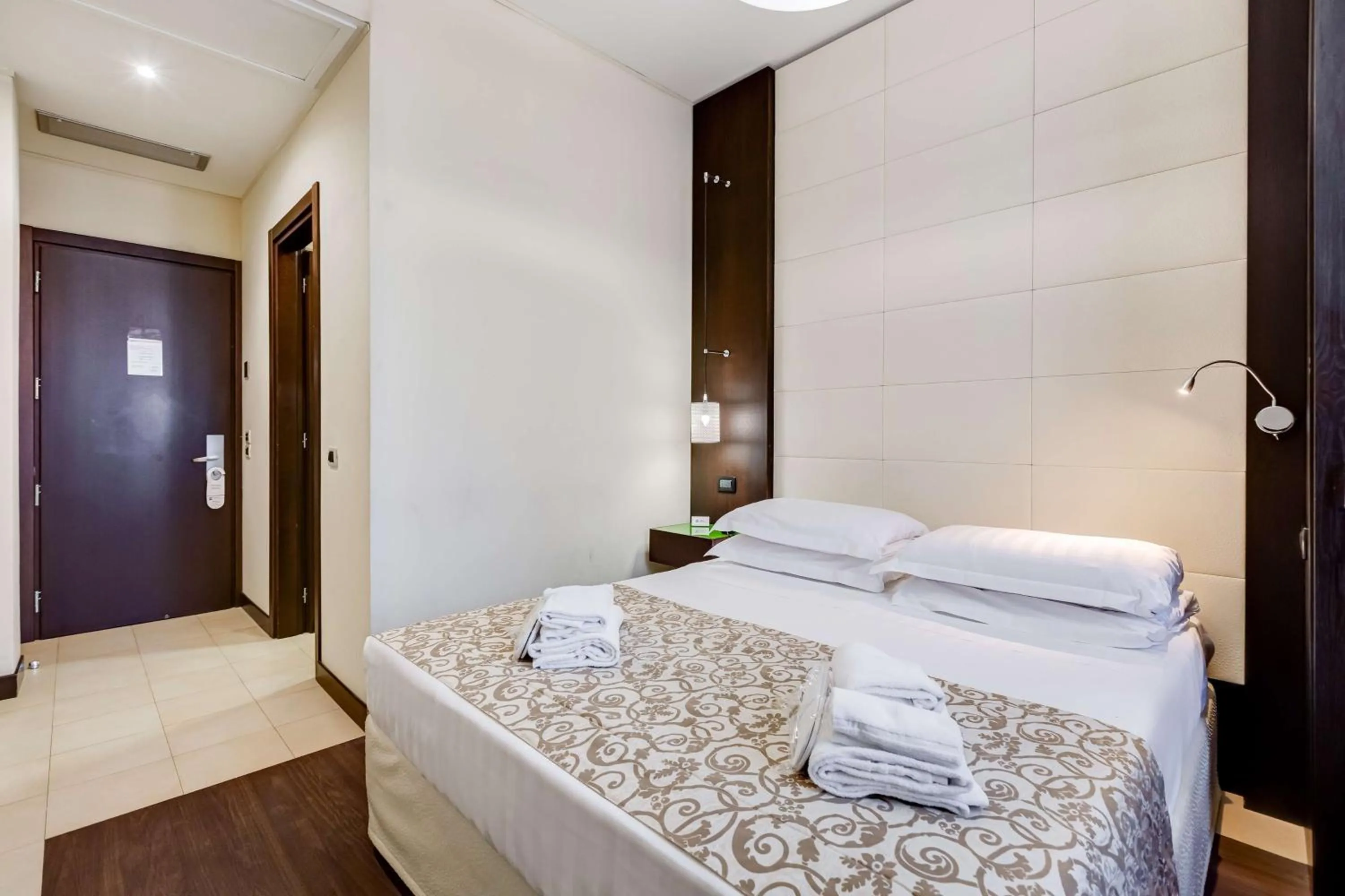 Standard Queen Room in Best Western Cinemusic Hotel