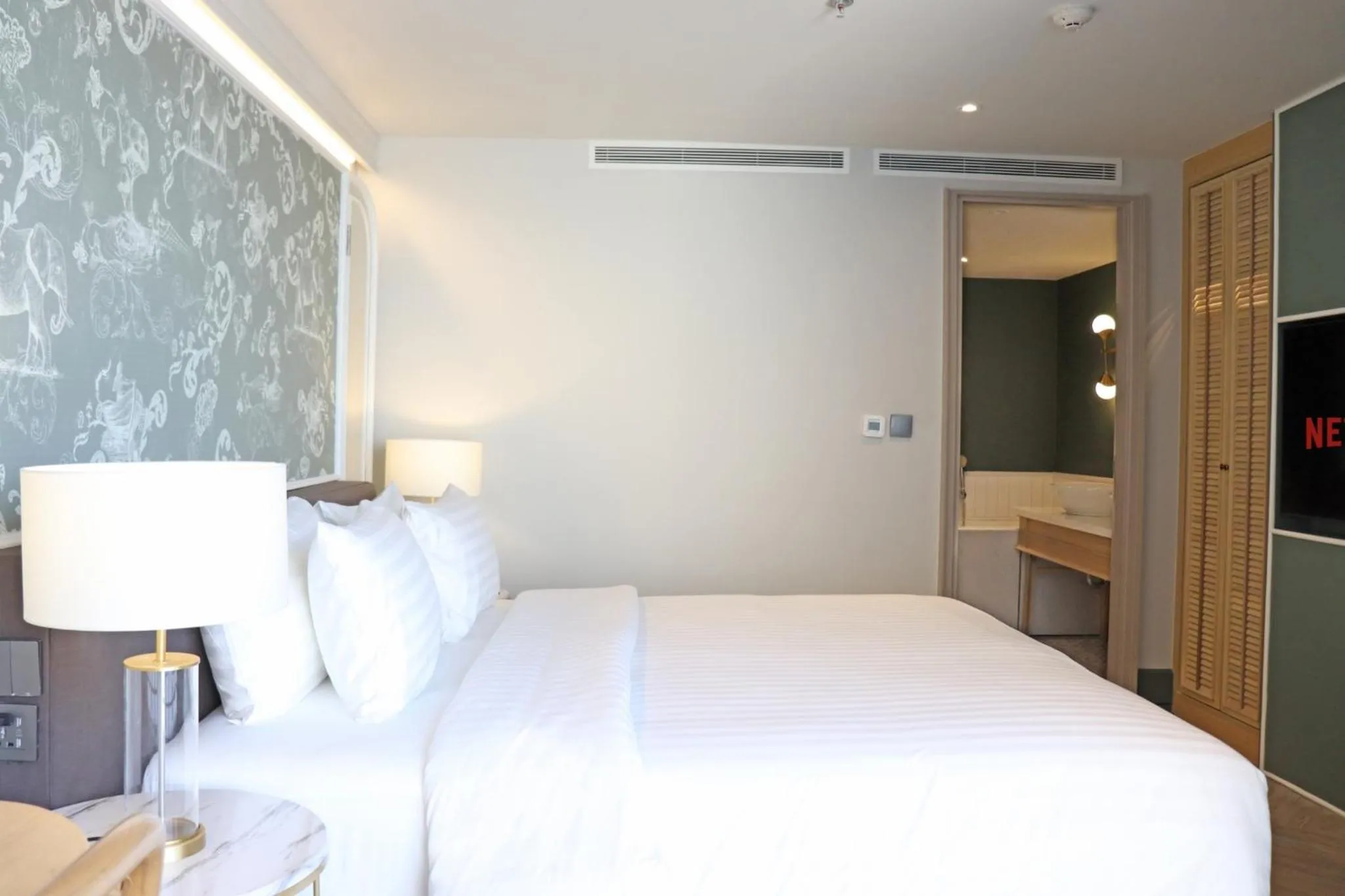 Quarter One-Bedroom River View King Suite in The Quarter Chaophraya by UHG
