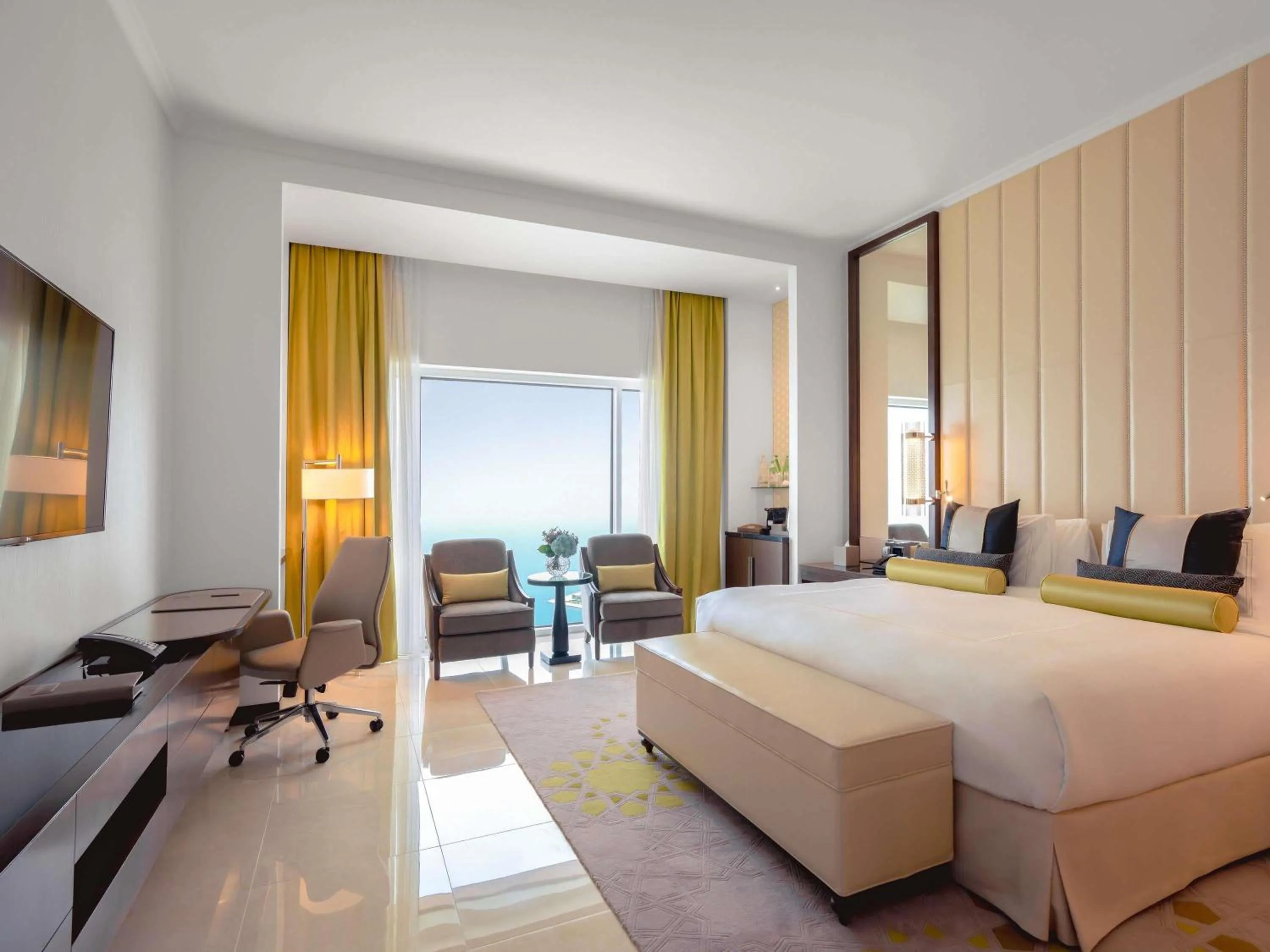 Deluxe Room with Corniche View in Rixos Marina Abu Dhabi