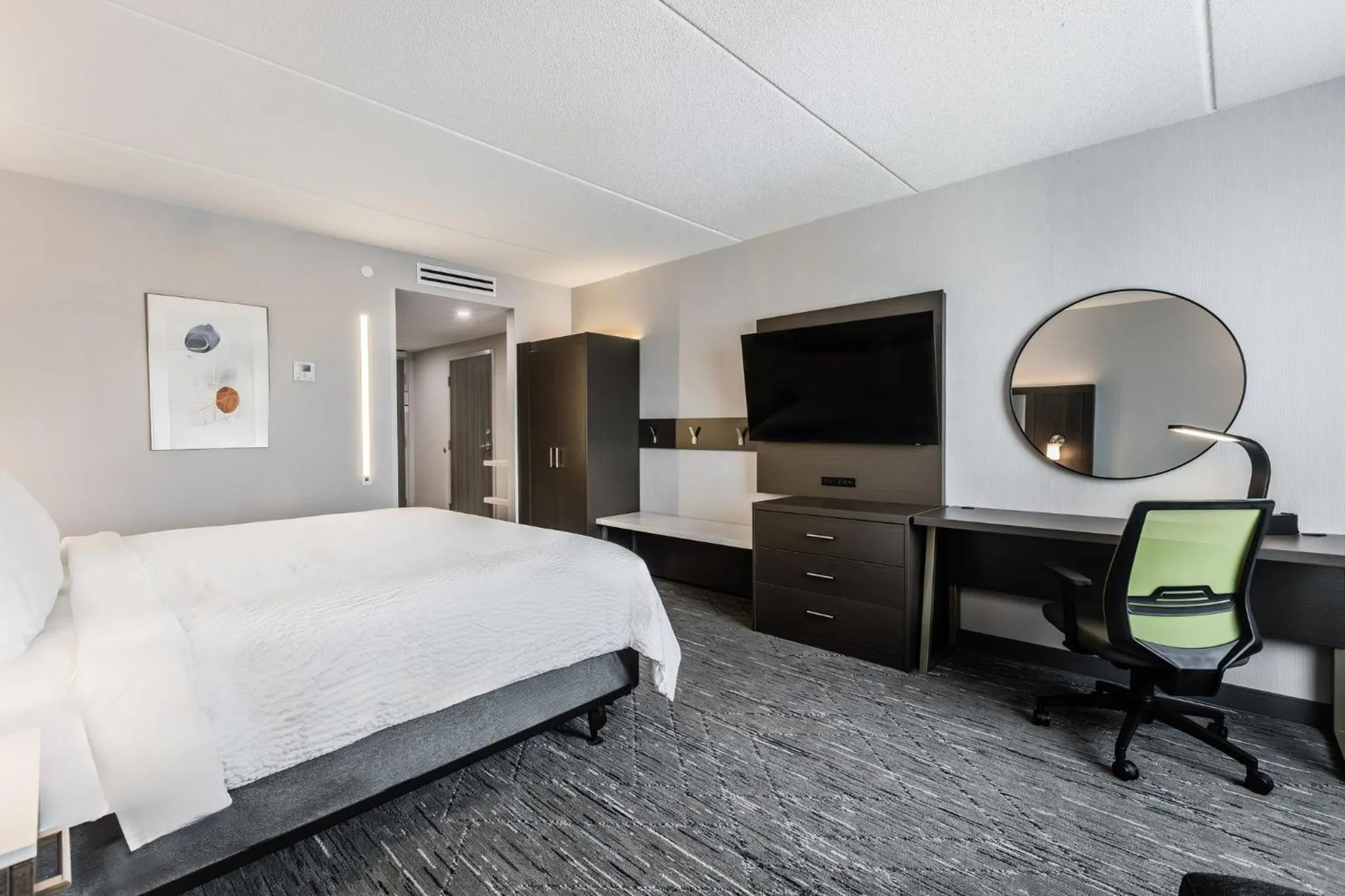 Standard King Room with Mobility Accessible Tub in Holiday Inn Express & Suites Toronto Airport South by IHG
