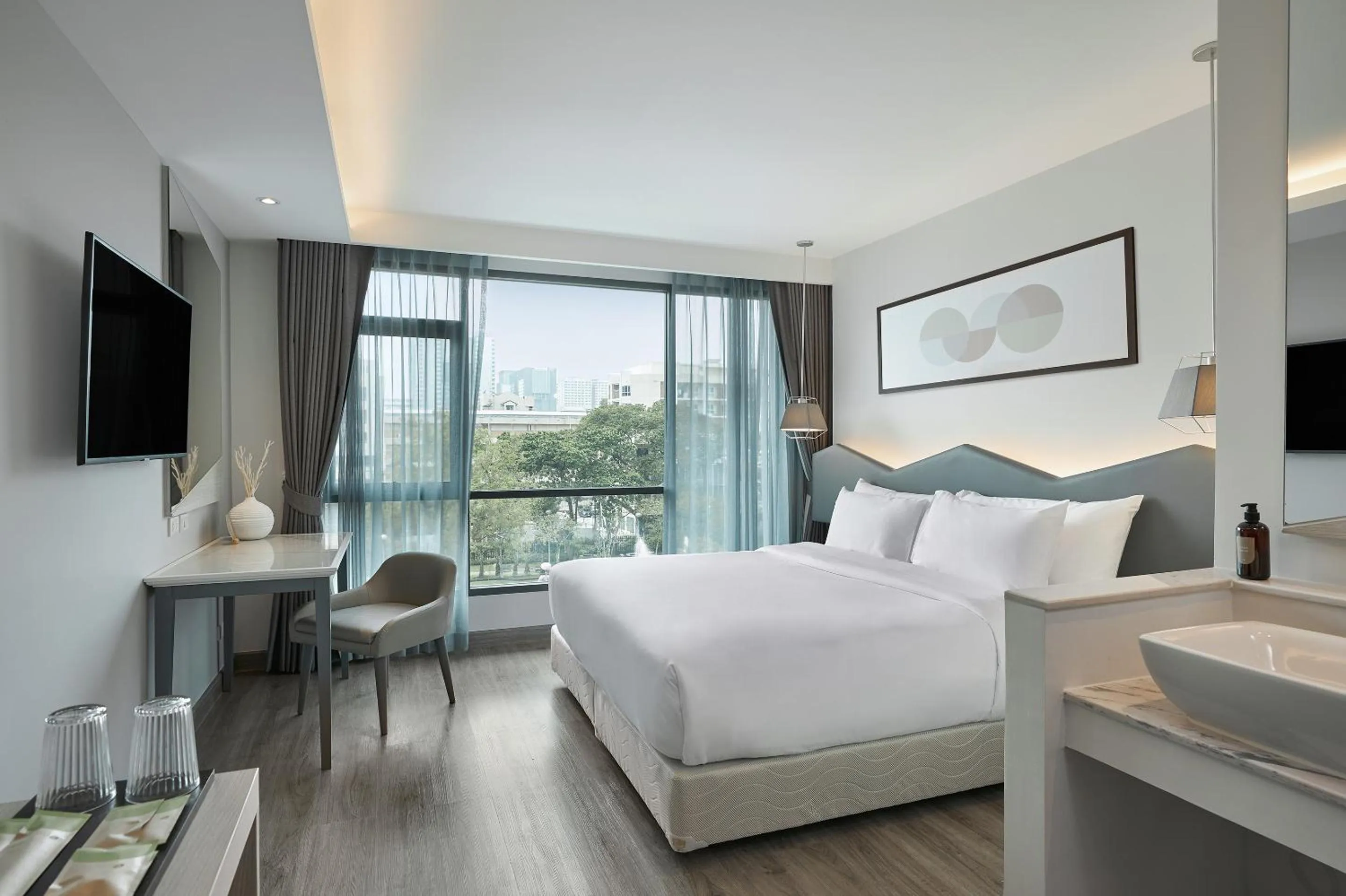 Superior Double or Twin Room with Park View in Livable Hotel Bangkok