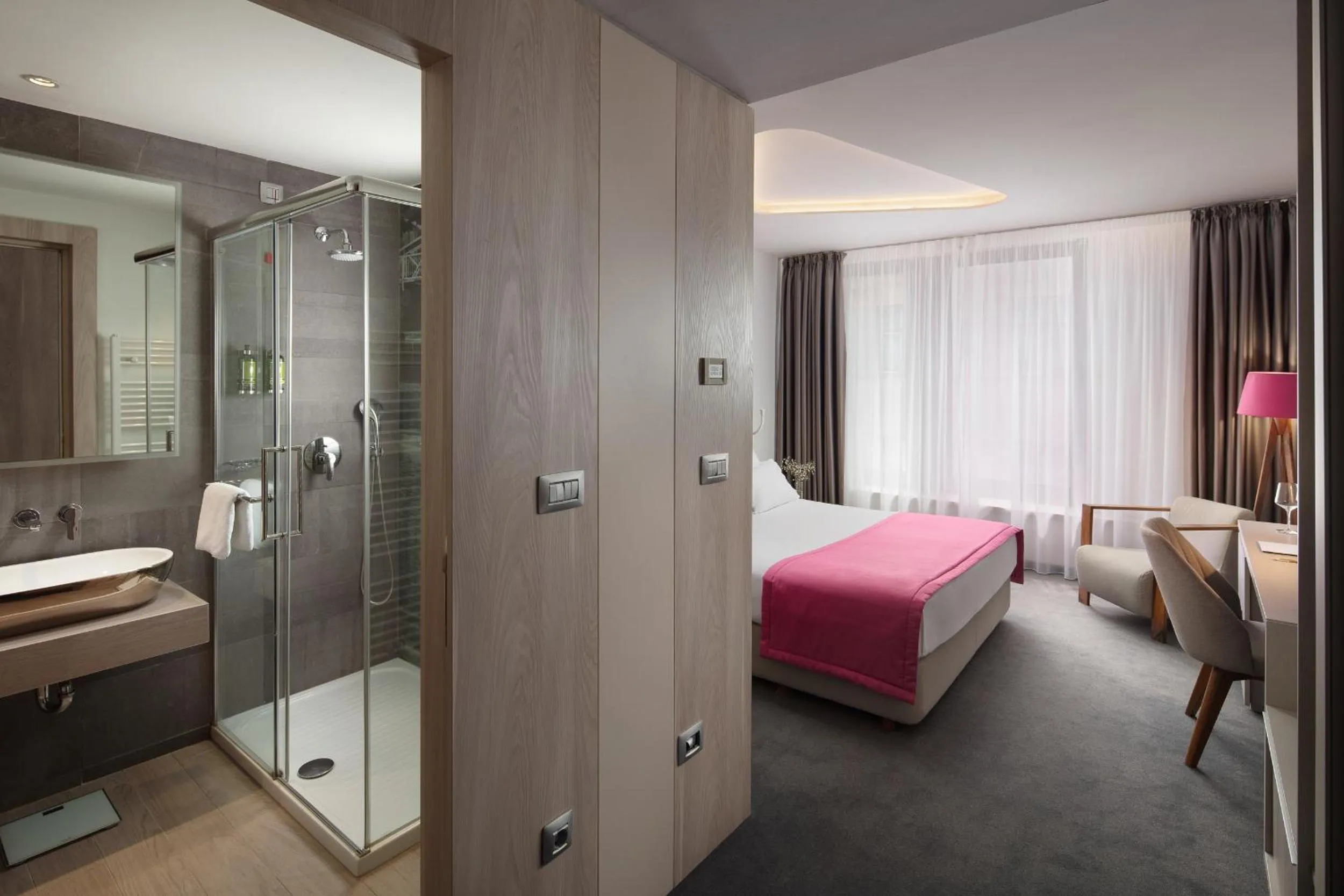 Double Room in Hotel Colors Inn