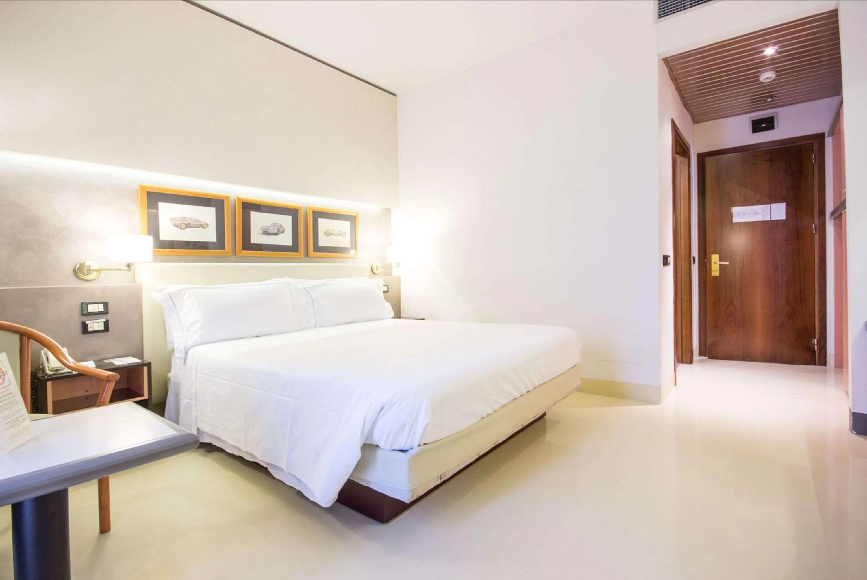 Comfort Queen Room - Non-Smoking  in Best Western Modena District